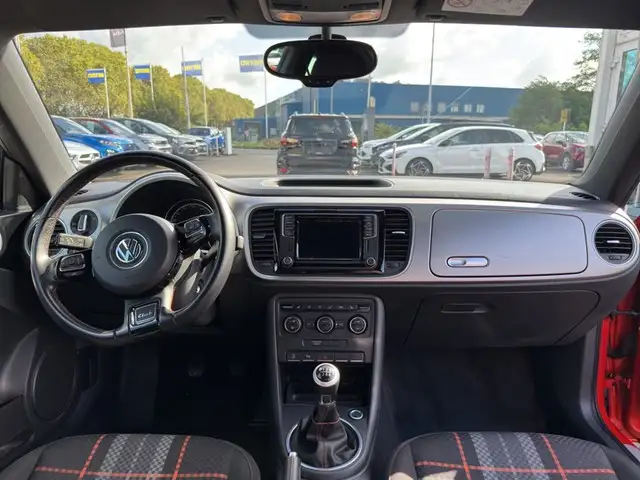Volkswagen Beetle view 10