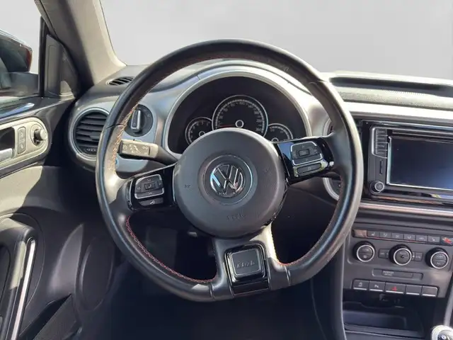 Volkswagen Beetle view 13