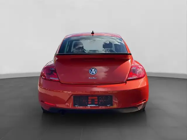 Volkswagen Beetle view 4