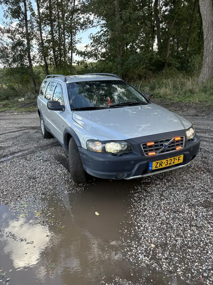 Volvo XC70 2.5 T Comfort Line Gris - 1
