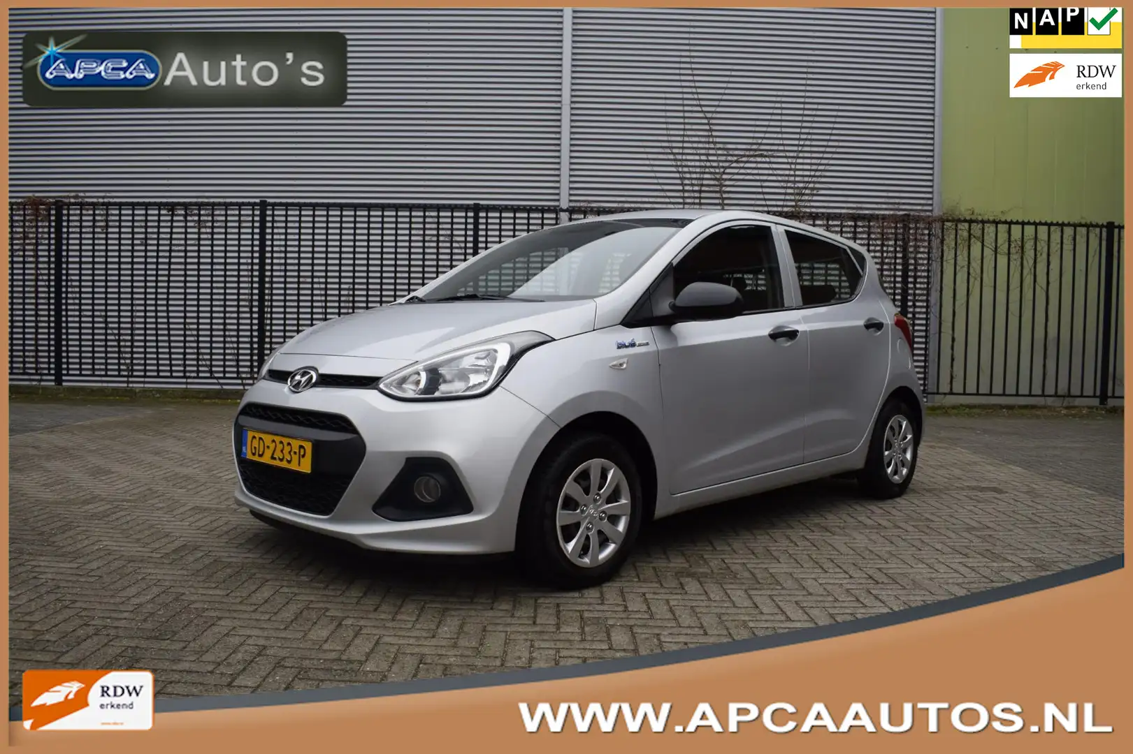 Hyundai i10 1.0i i-Drive 5 Deurs Nette Auto Grijs - 1