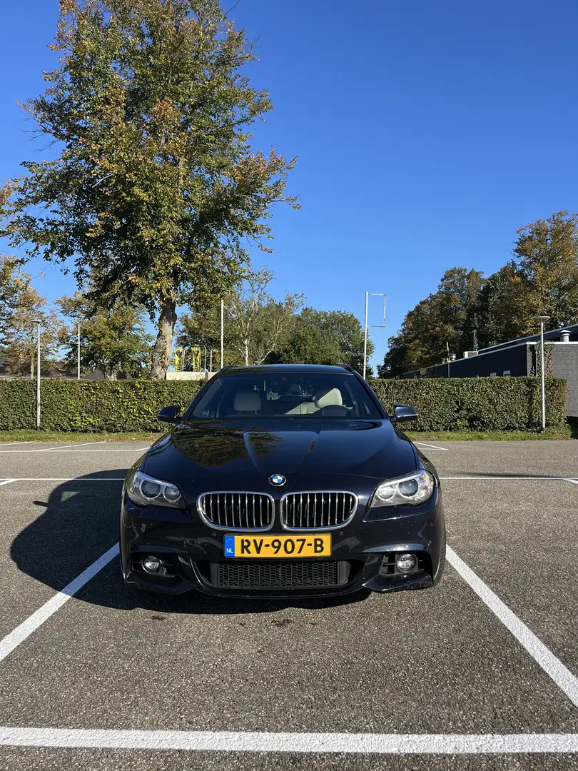 BMW 520 520xd High Executive Zwart - 2
