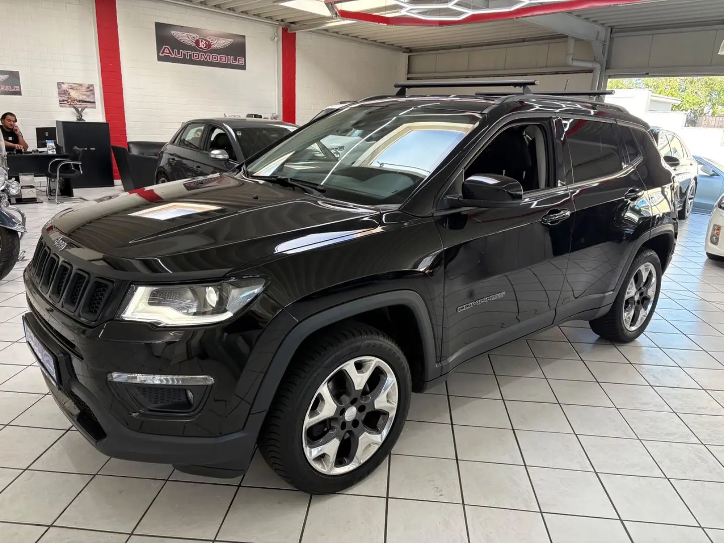 Jeep Compass Limited 4WD NAVI AHK Schwarz - 1
