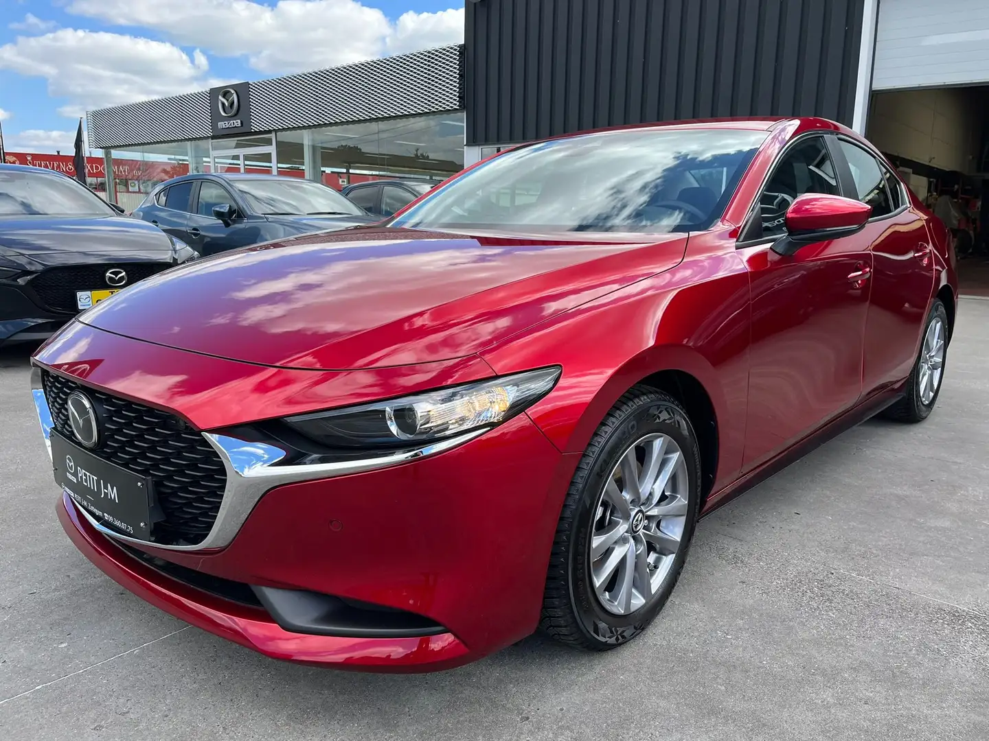 Mazda 3 2.0i e-Skyactiv-G Skydrive Business Red - 1