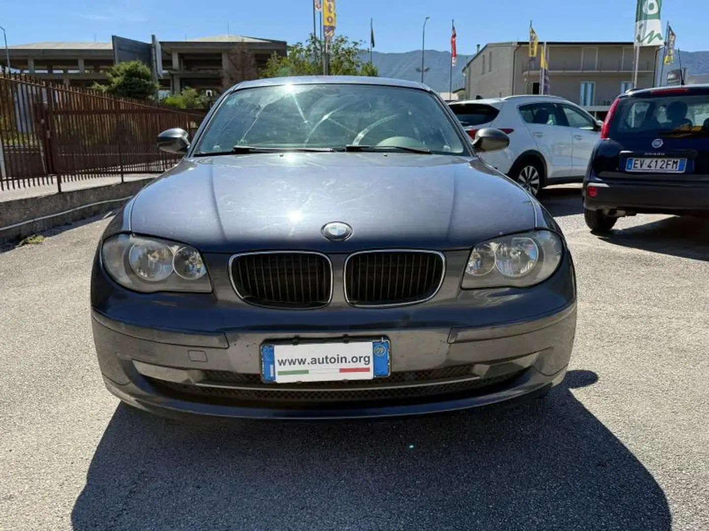 BMW 118 118d 5p 2.0 Attiva 143cv dpf Gris - 2