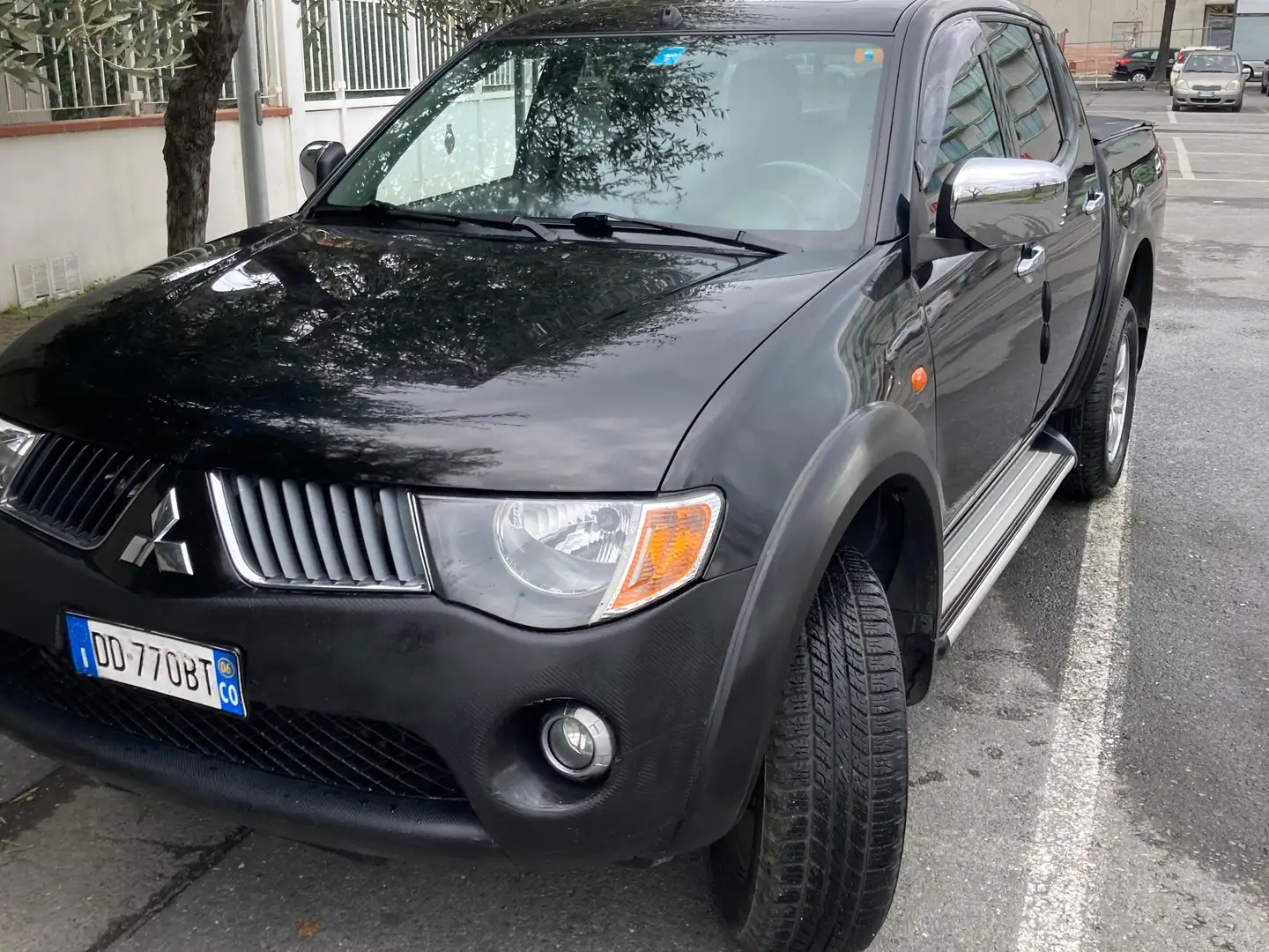 Mitsubishi L200 Double cab  Intense Чорний - 1