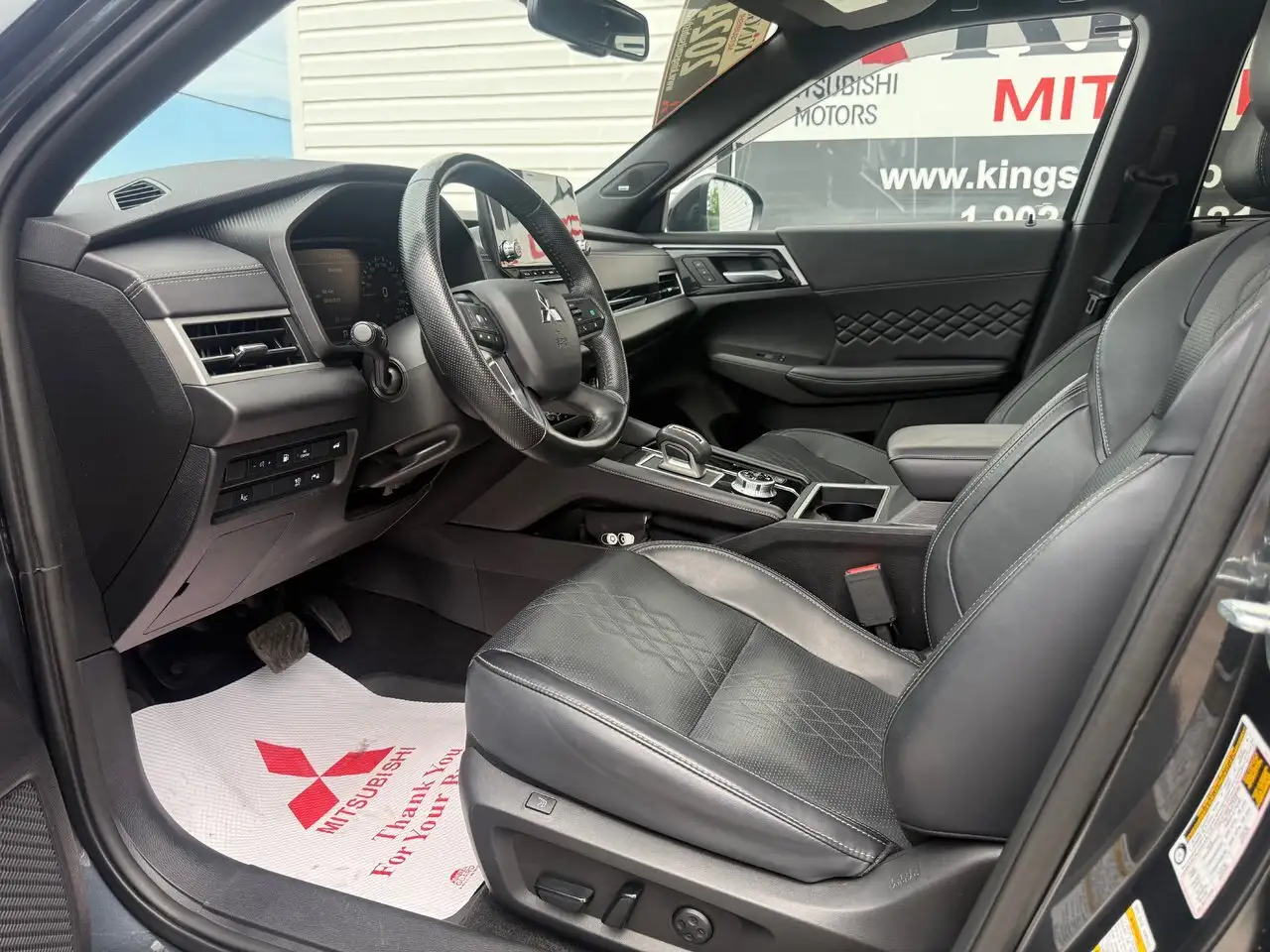 Mitsubishi Outlander снимка Mitsubishi Outlander