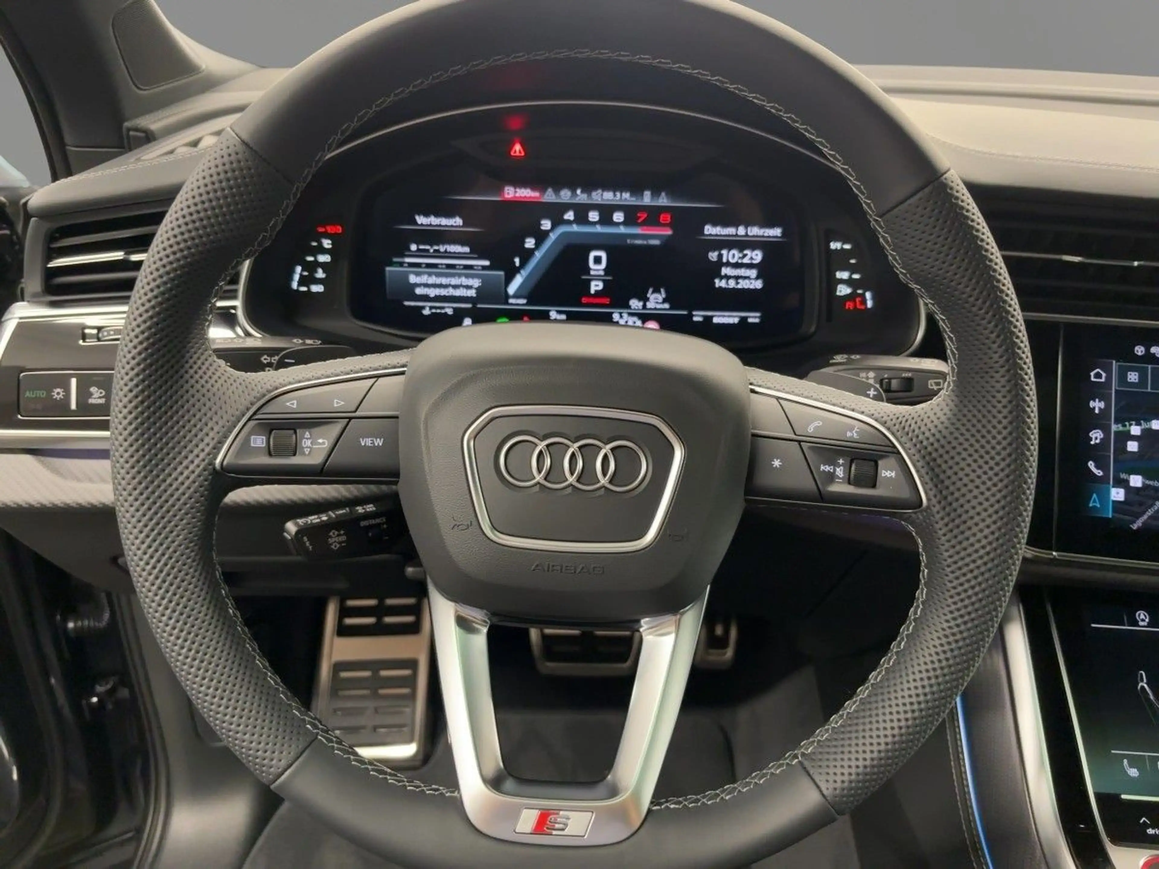Audi SQ7 tiptronic — photo 11