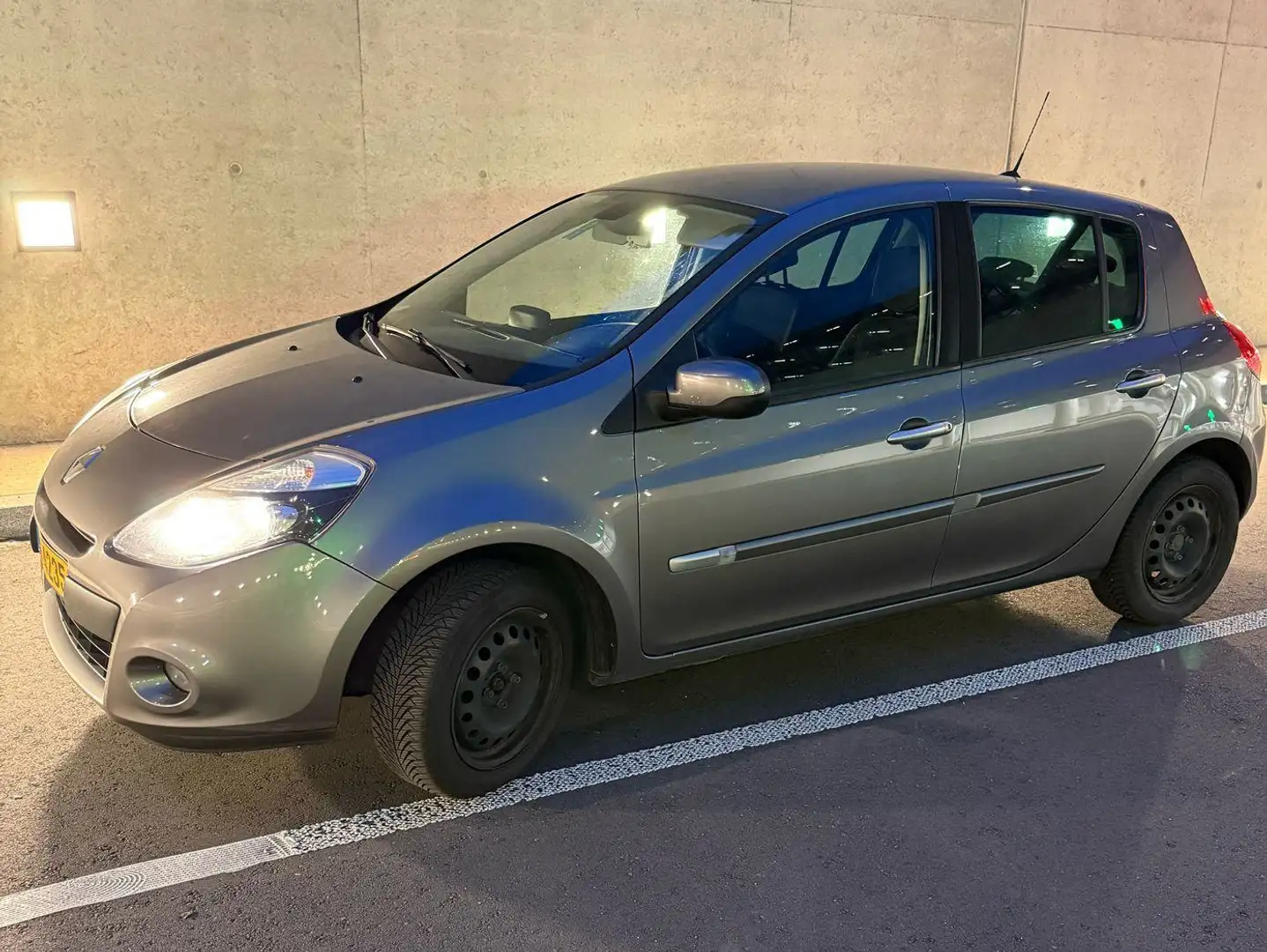 Renault Clio Clio 1.5 dCi 90 FAP Dynamique Beige - 1