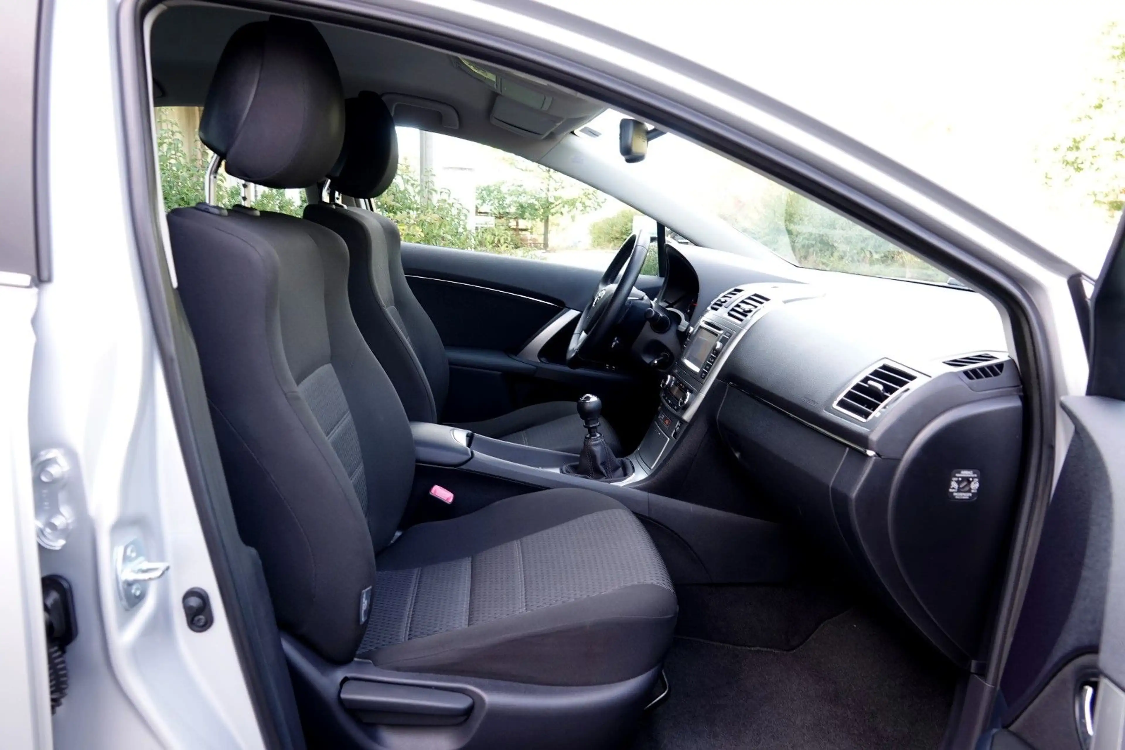 Toyota Avensis Life *GARANTIE* KAMERA* NAVI* — photo 8