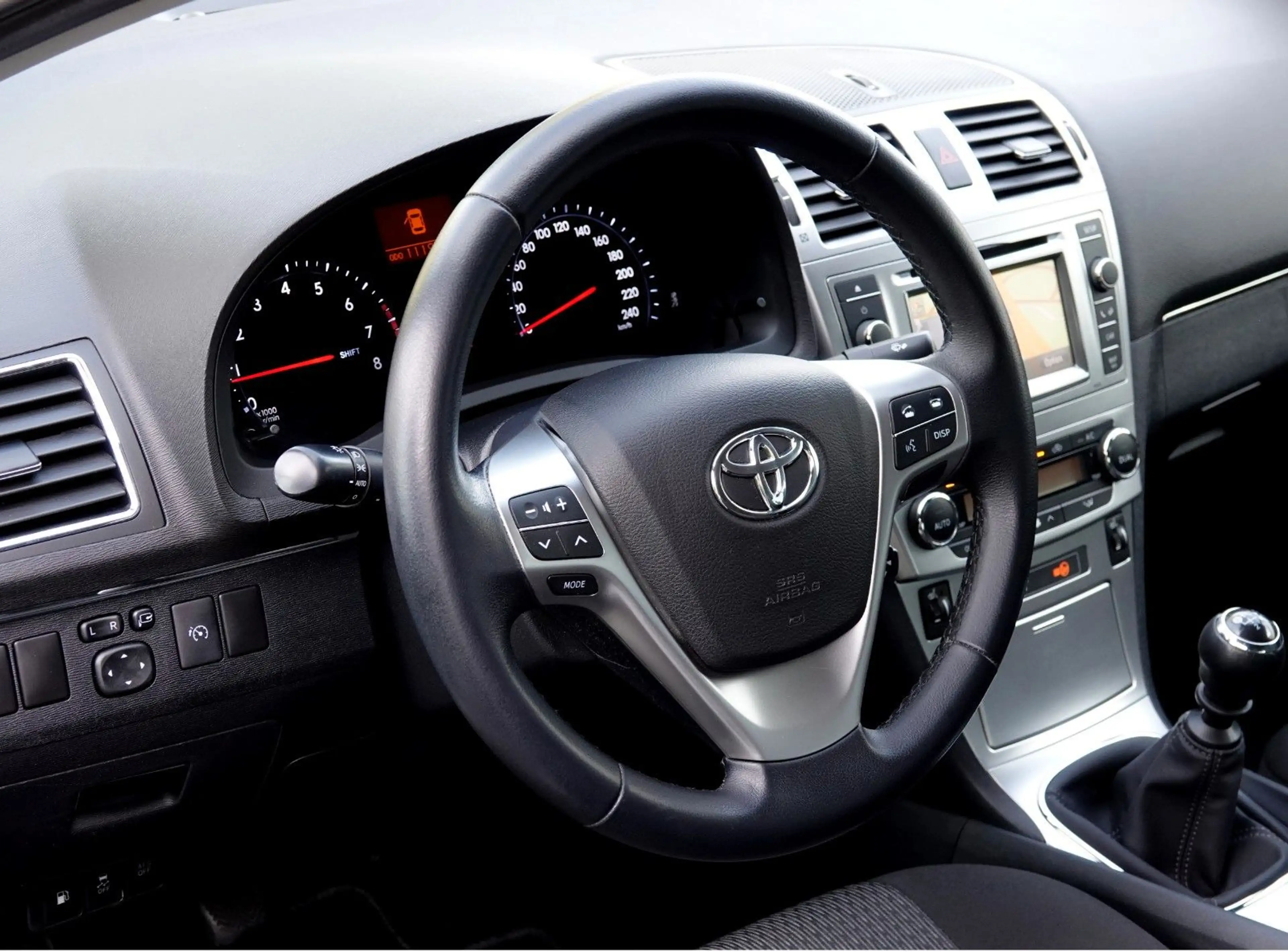 Toyota Avensis Life *GARANTIE* KAMERA* NAVI* — photo 9
