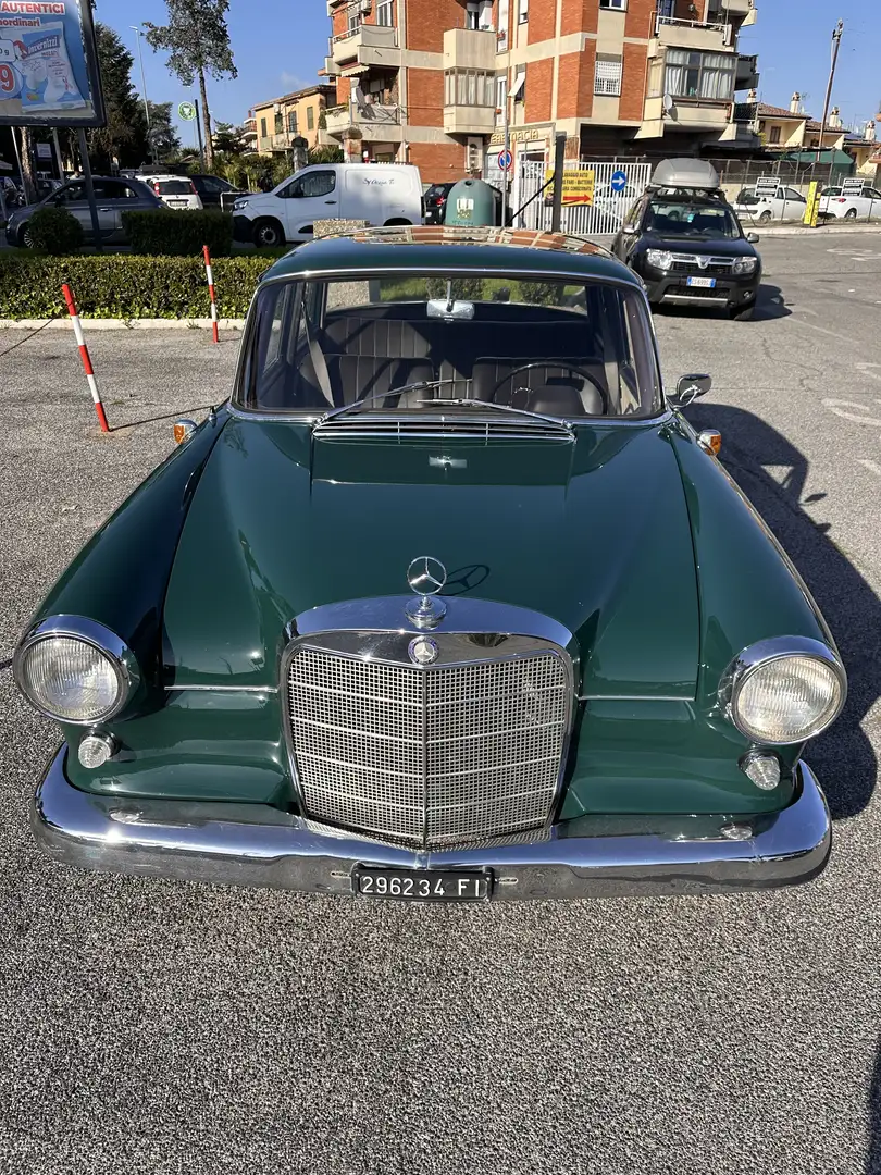 Mercedes-Benz 190 limousine - 2