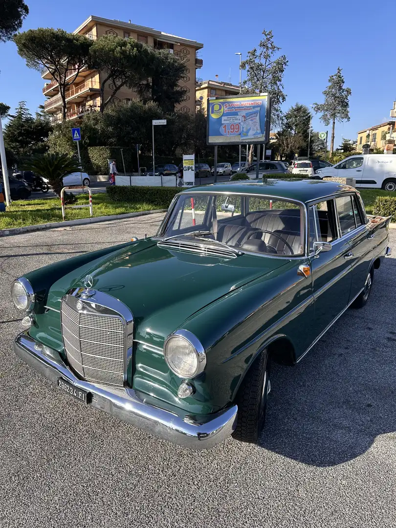 Mercedes-Benz 190 limousine - 1