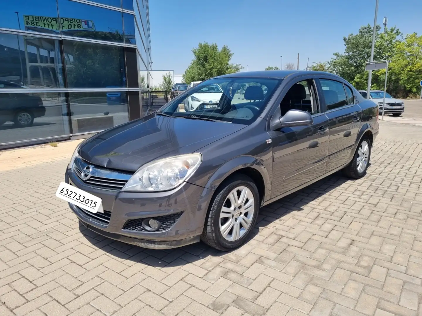 Opel Astra Sedán 1.7CDTi Edition110 Marrón - 1