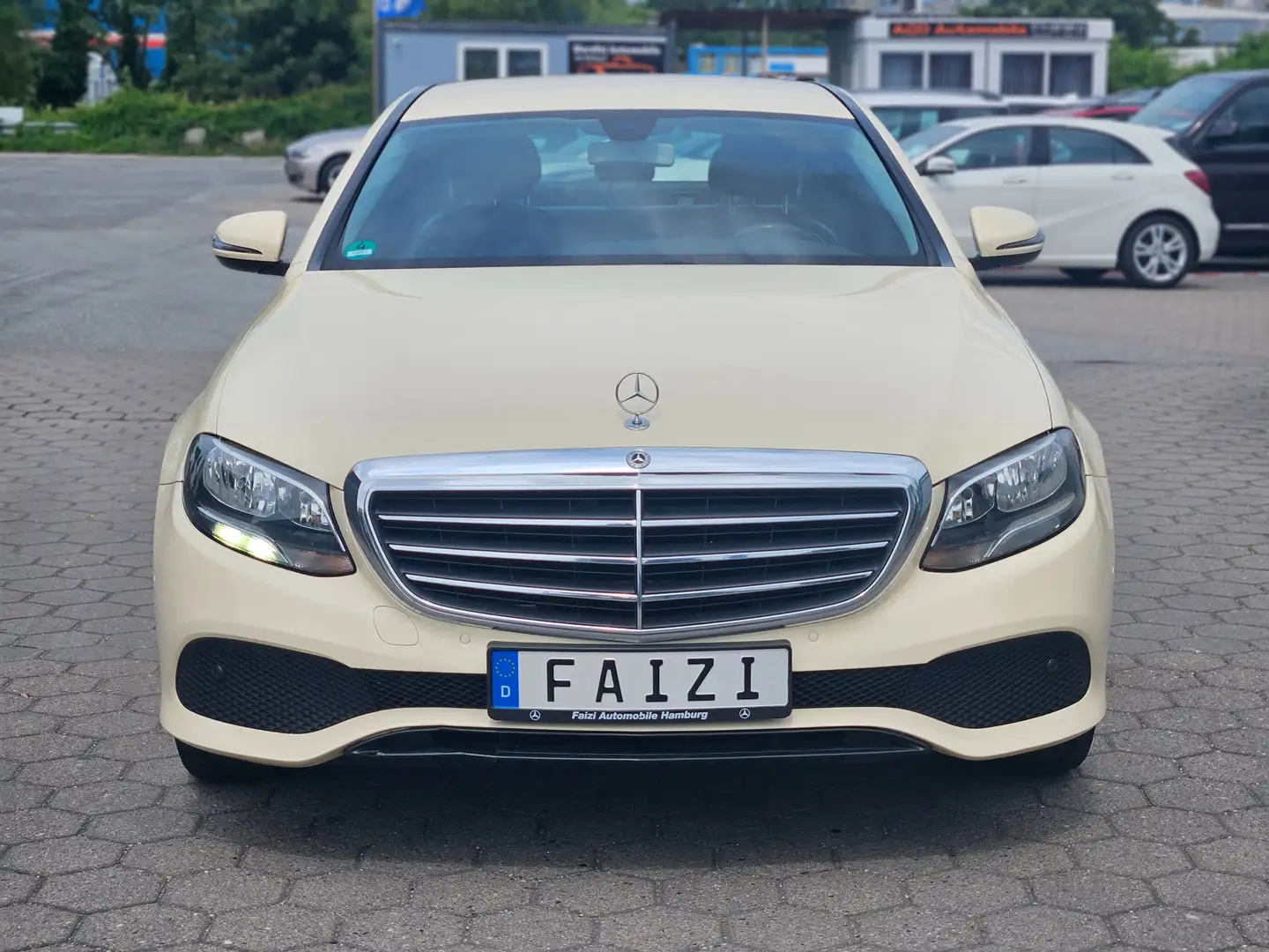 Mercedes-Benz E 200 d 9G-TRONIC Automatik Parktronik Vorne und Hinten Nero - 2
