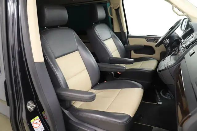 Volkswagen Multivan view 10
