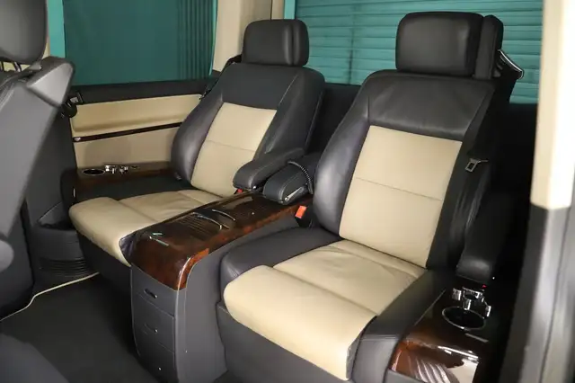 Volkswagen Multivan view 14