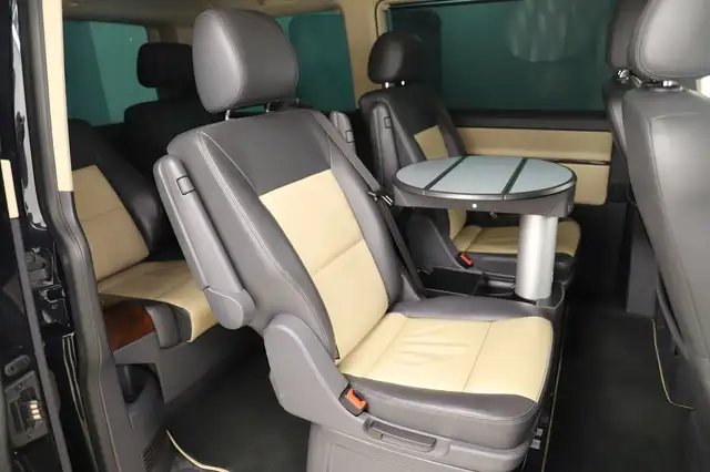 Volkswagen Multivan view 11