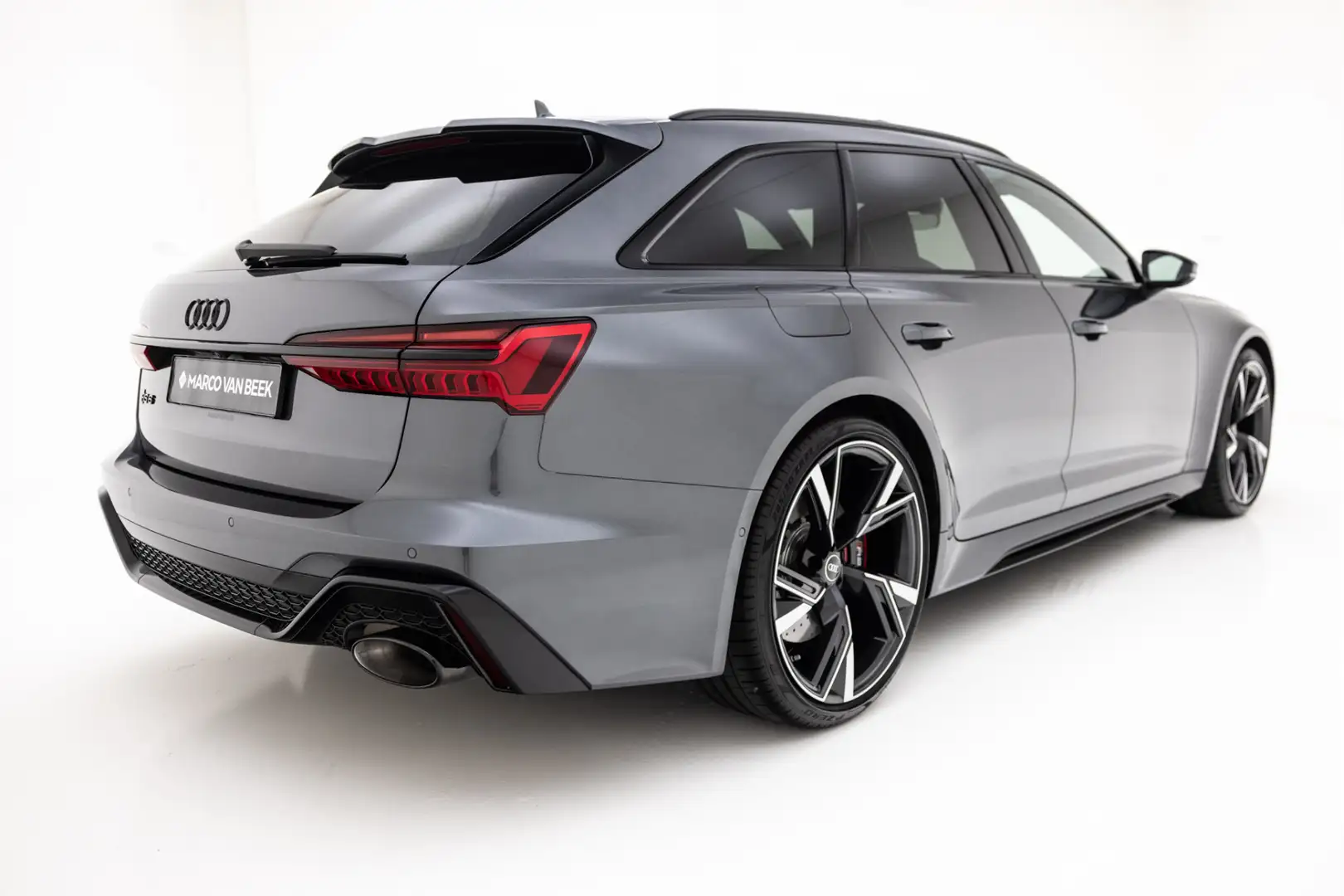 Audi RS6 Avant 4.0TFSI Quattro | Pano | B&O | RS Designpakk Grau - 2