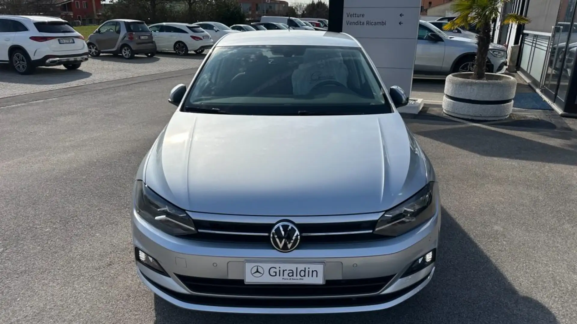 Volkswagen Polo 1.0 TSI 95CV DSG Highline BlueMotion Technology Plateado - 2