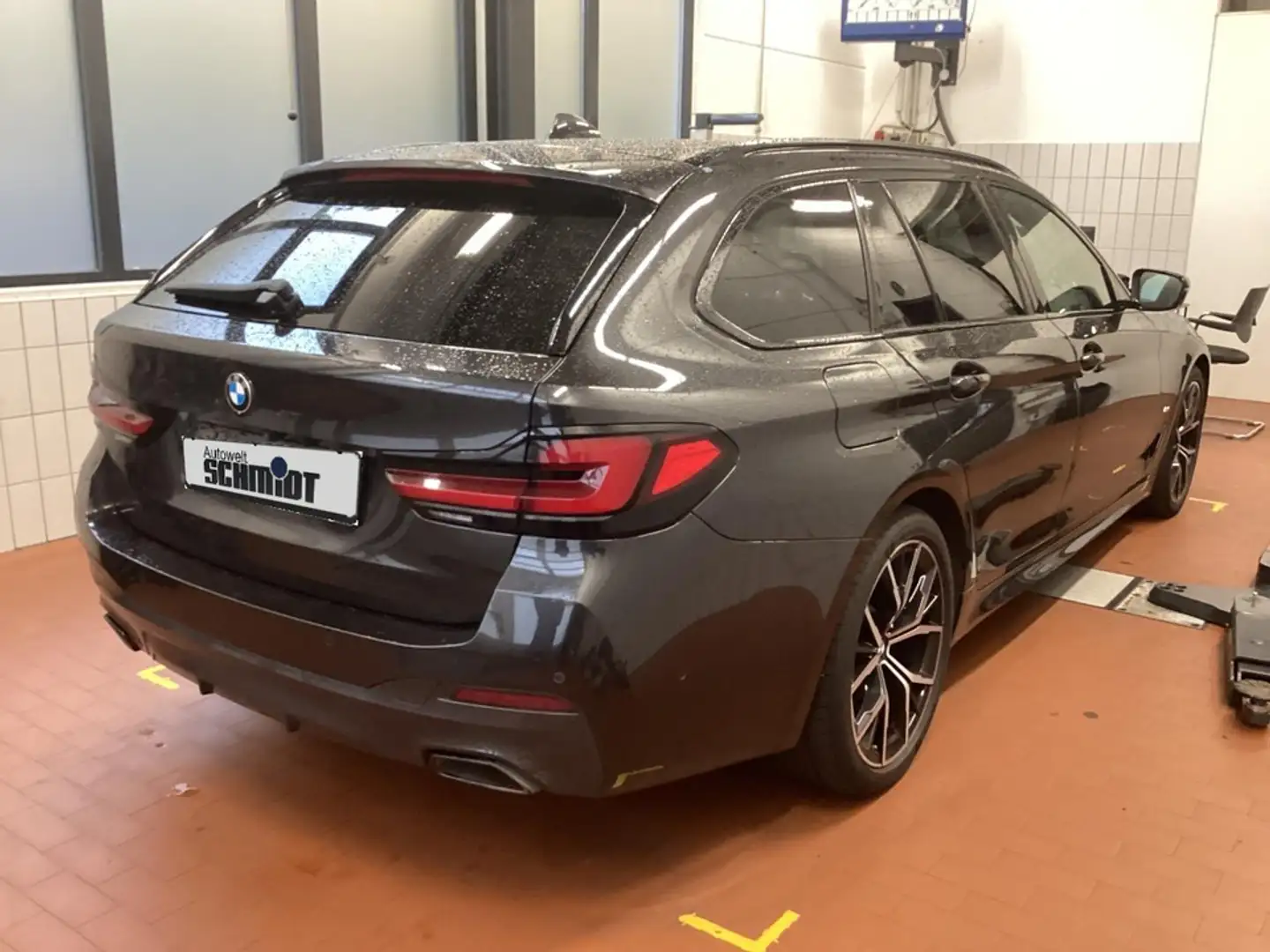 BMW 520 d Touring M Sportpaket + 2Jahre-BPS.-GARANTIE Grau - 2