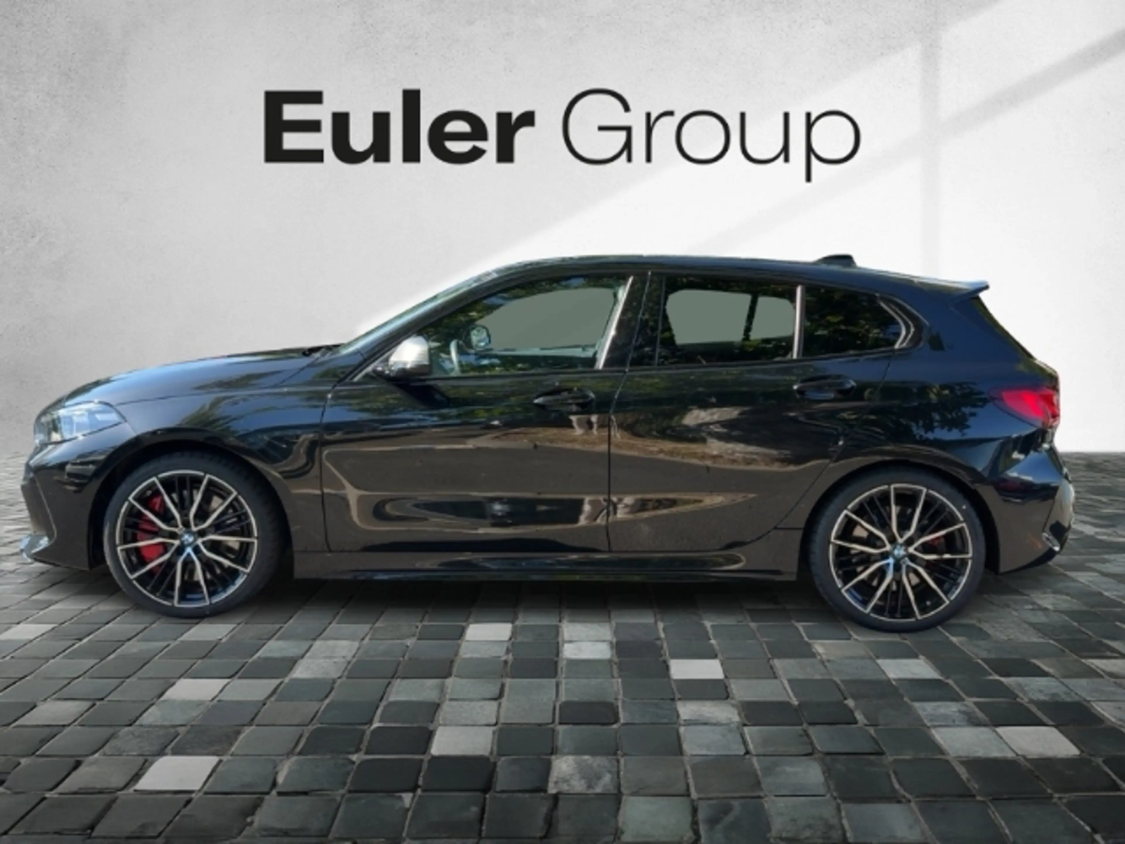 BMW 135 i xDrive 5-Türer Sportpaket El. Panodach Panorama — photo 2