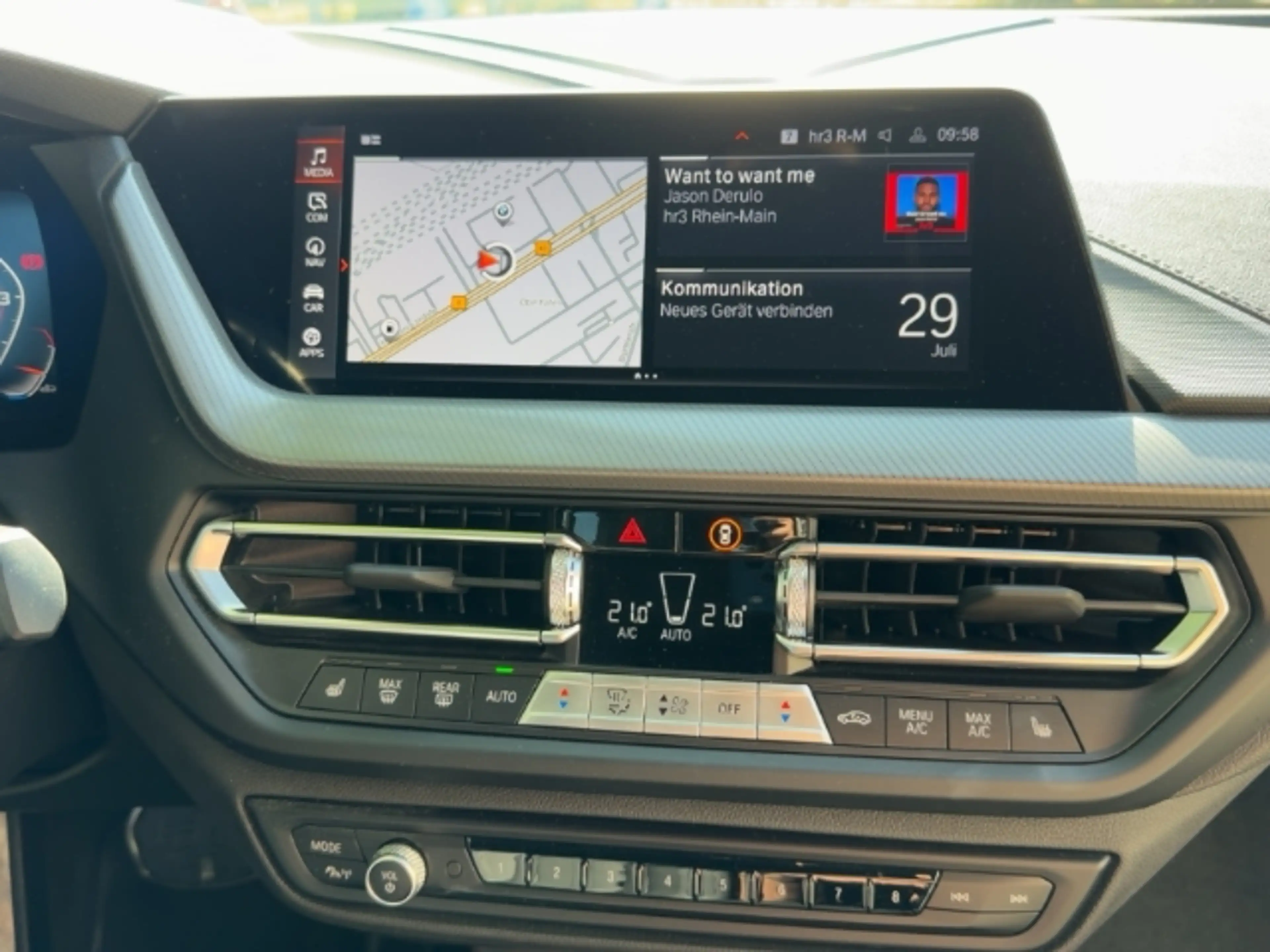 BMW 135 i xDrive 5-Türer Sportpaket El. Panodach Panorama — photo 10