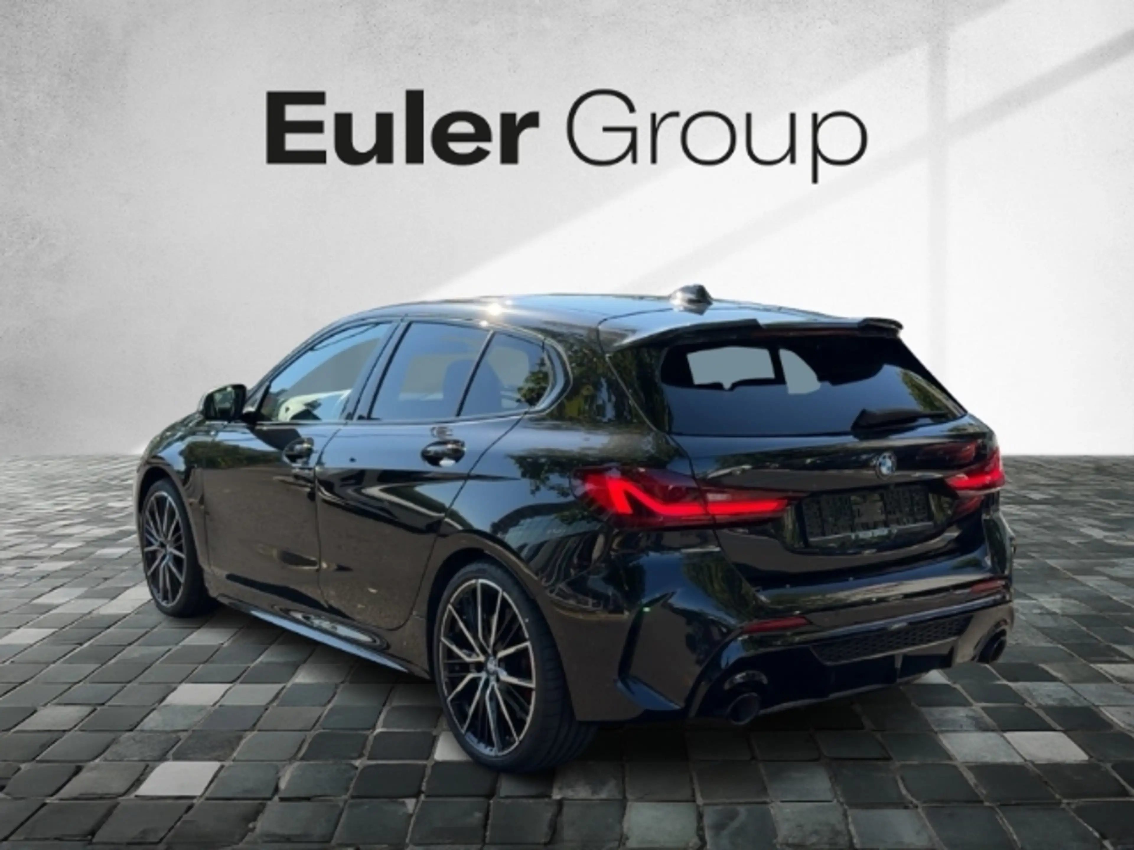BMW 135 i xDrive 5-Türer Sportpaket El. Panodach Panorama — photo 3