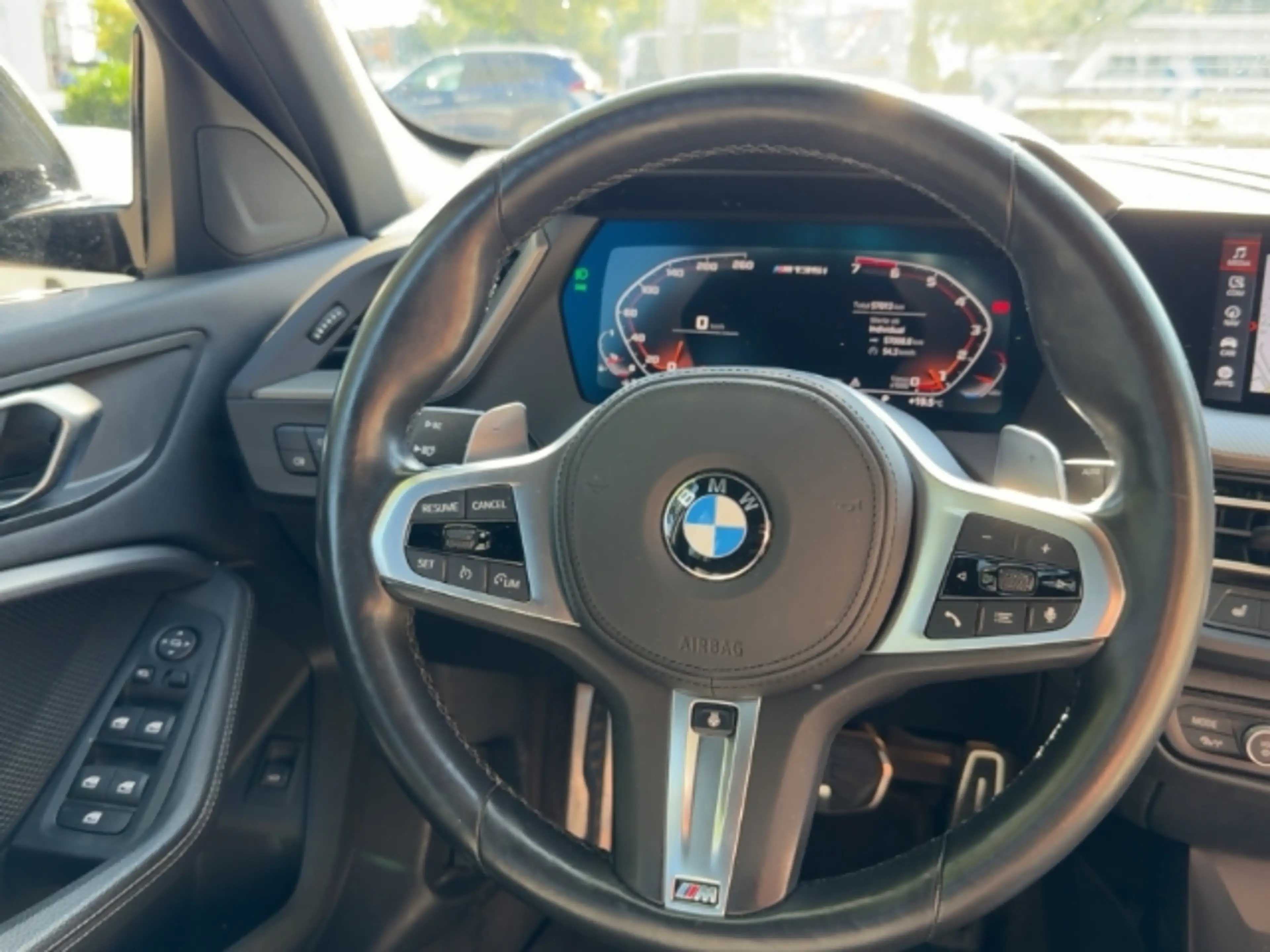 BMW 135 i xDrive 5-Türer Sportpaket El. Panodach Panorama — photo 9
