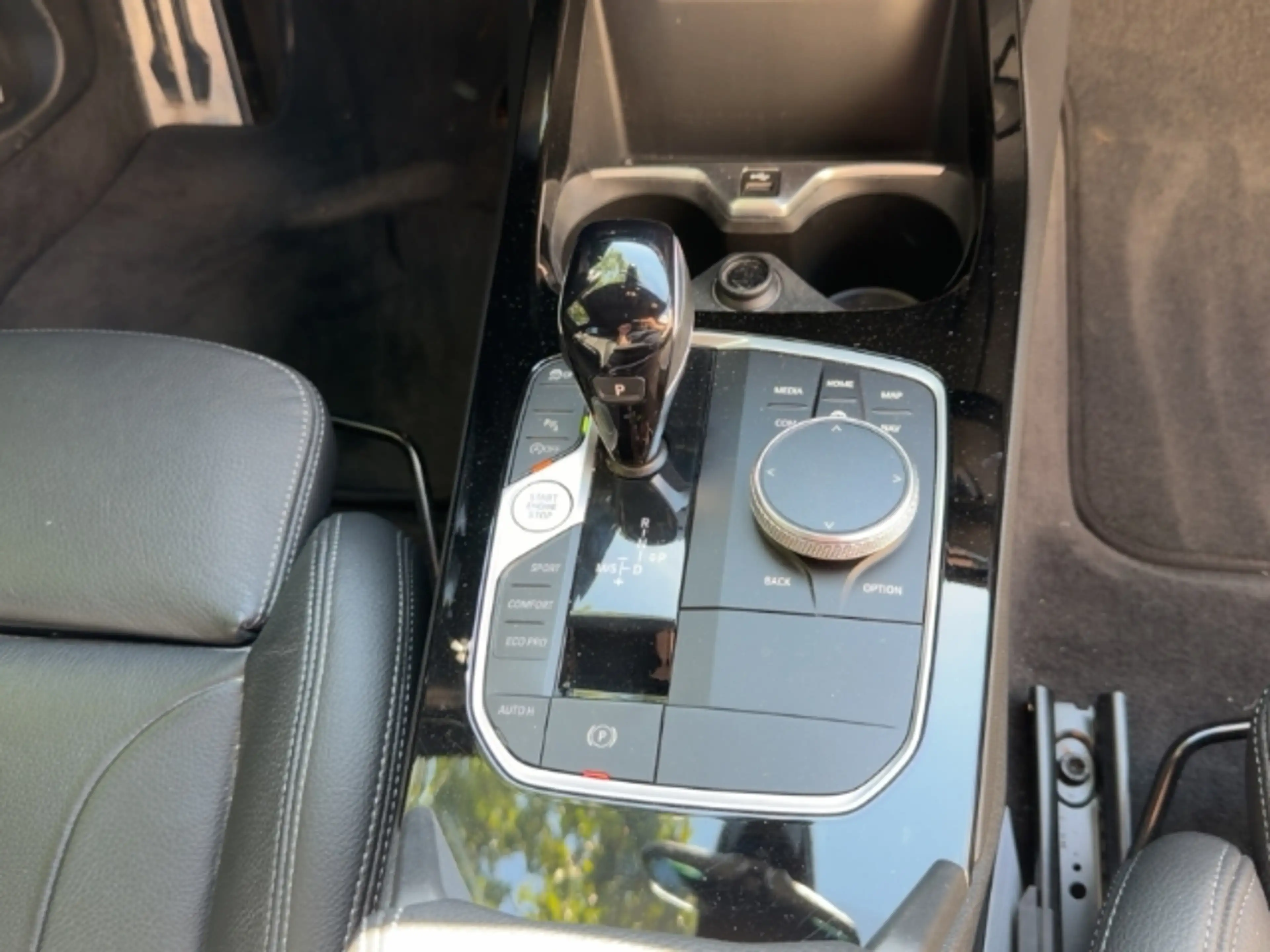 BMW 135 i xDrive 5-Türer Sportpaket El. Panodach Panorama — photo 11