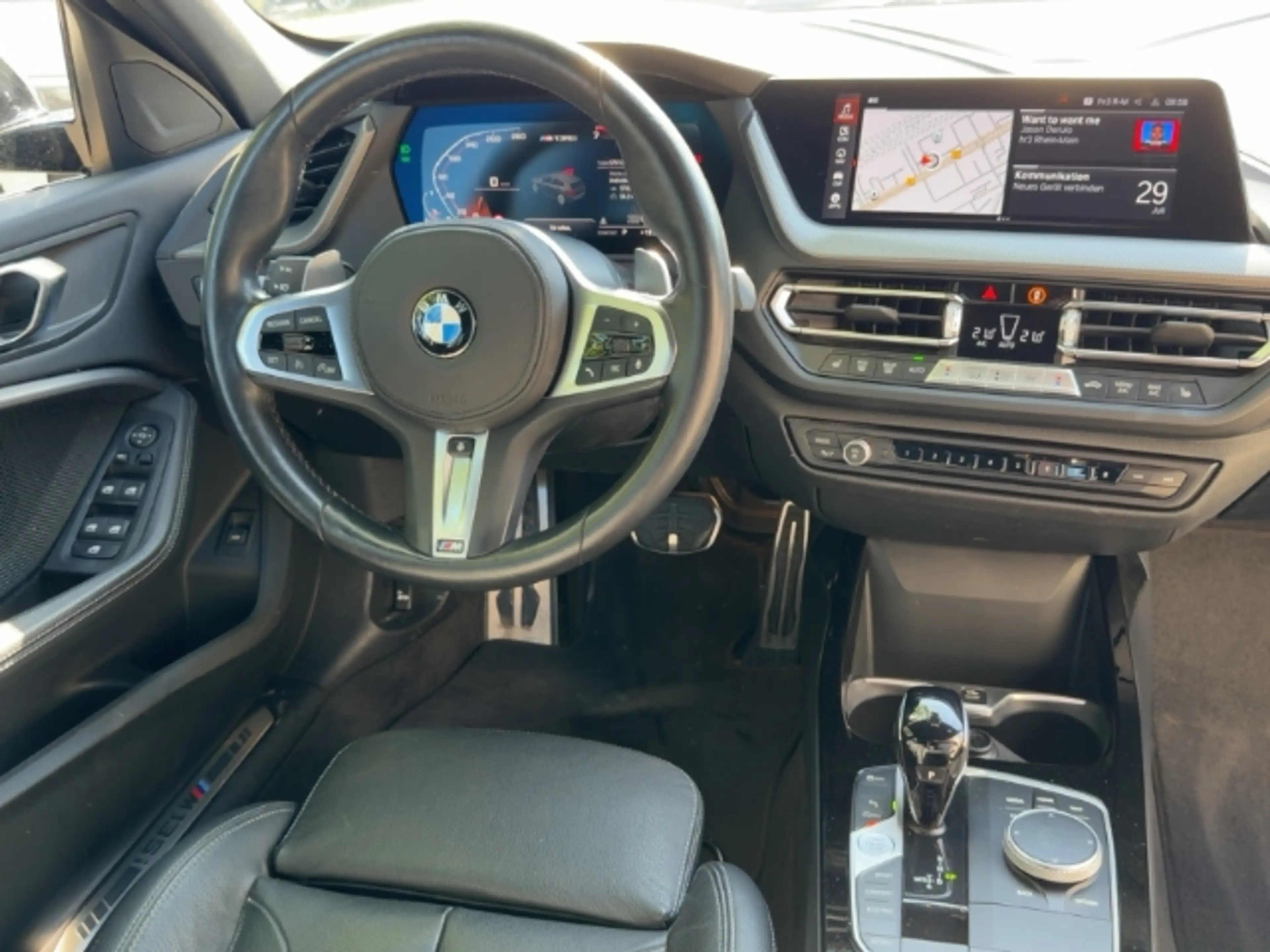 BMW 135 i xDrive 5-Türer Sportpaket El. Panodach Panorama — photo 8