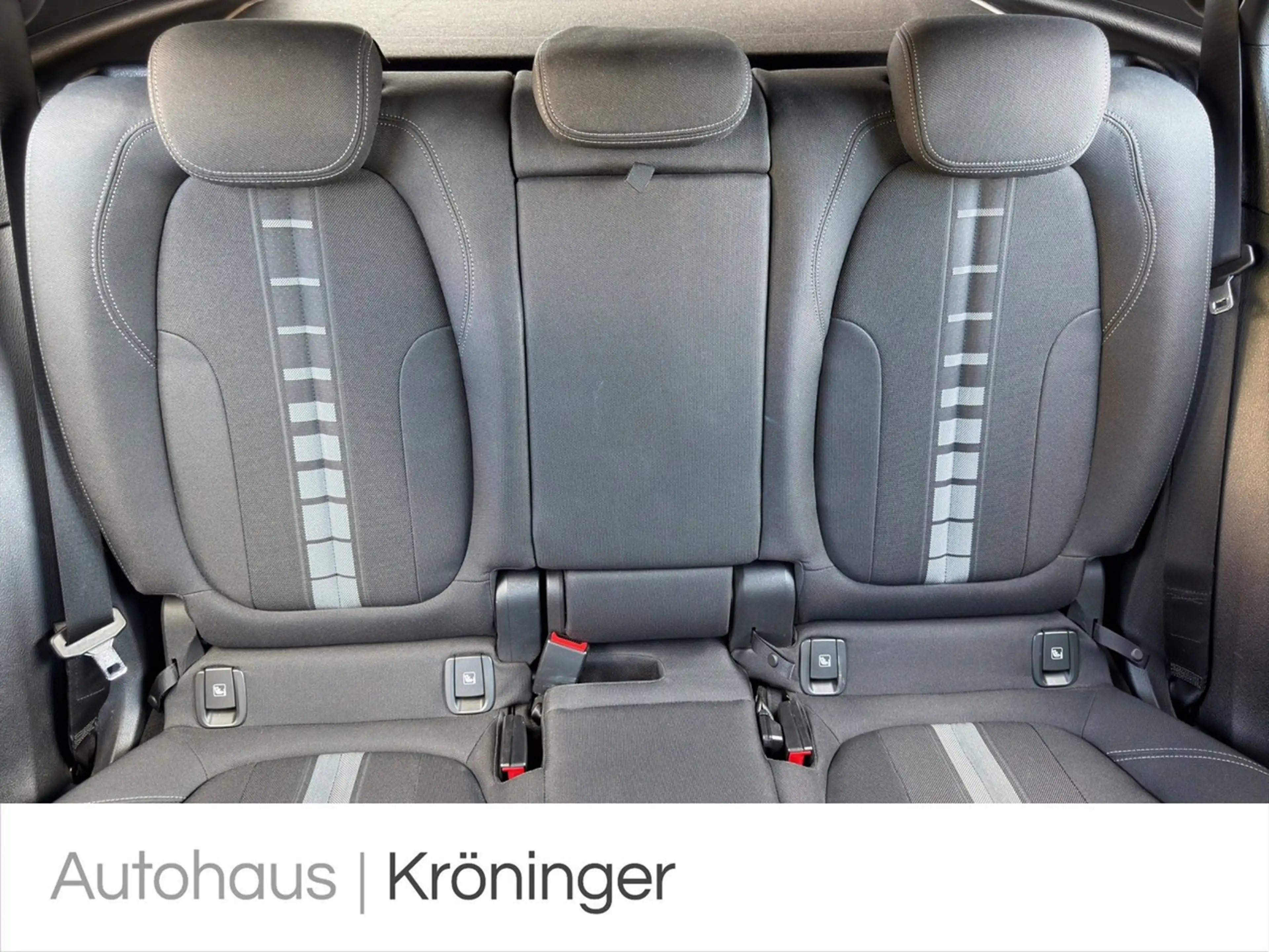 BMW X2 xDrive 20 i Advantage Plus Business LED — photo 10