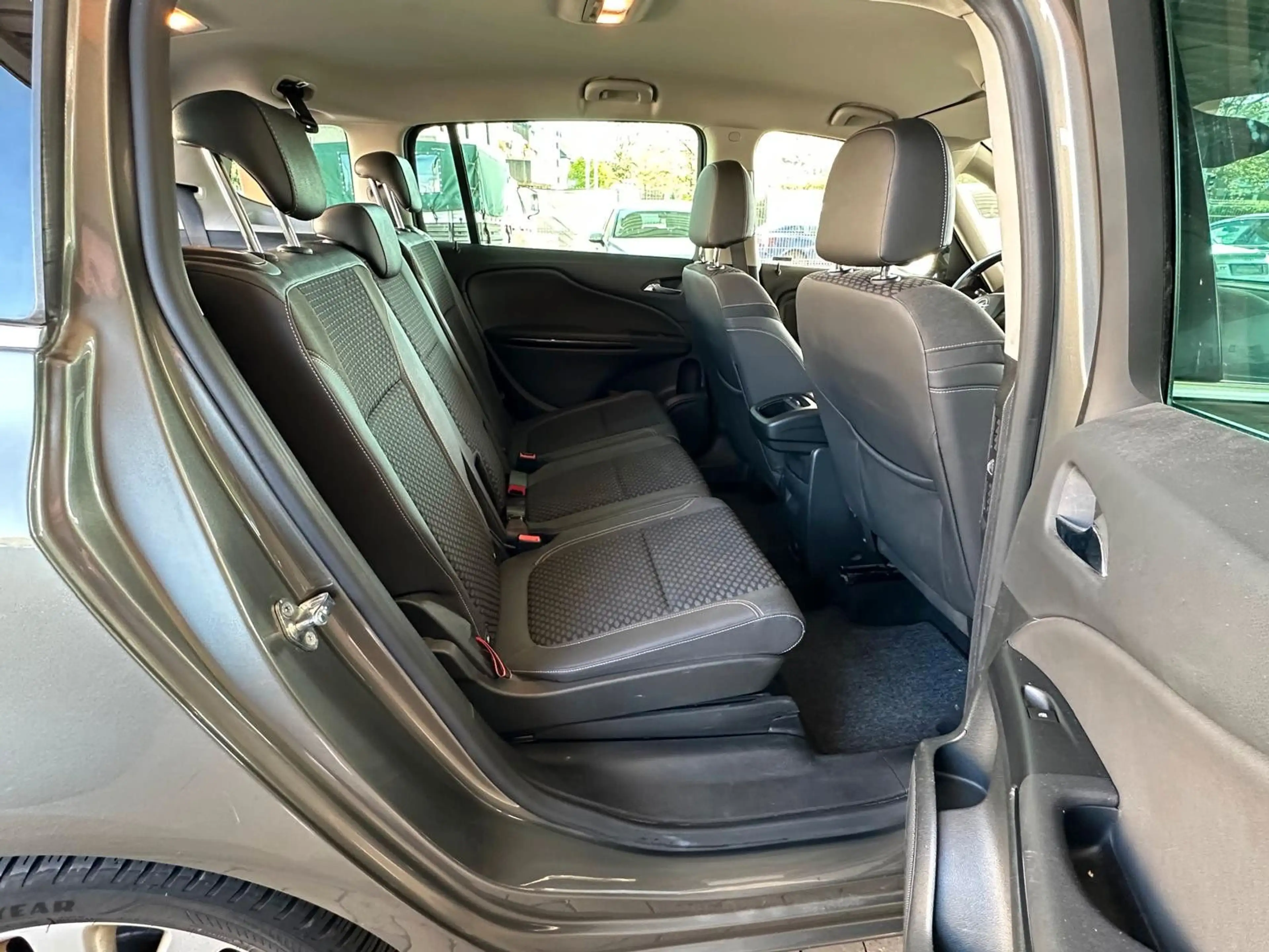 Opel Zafira Tourer *Navi*/Sitze — photo 10