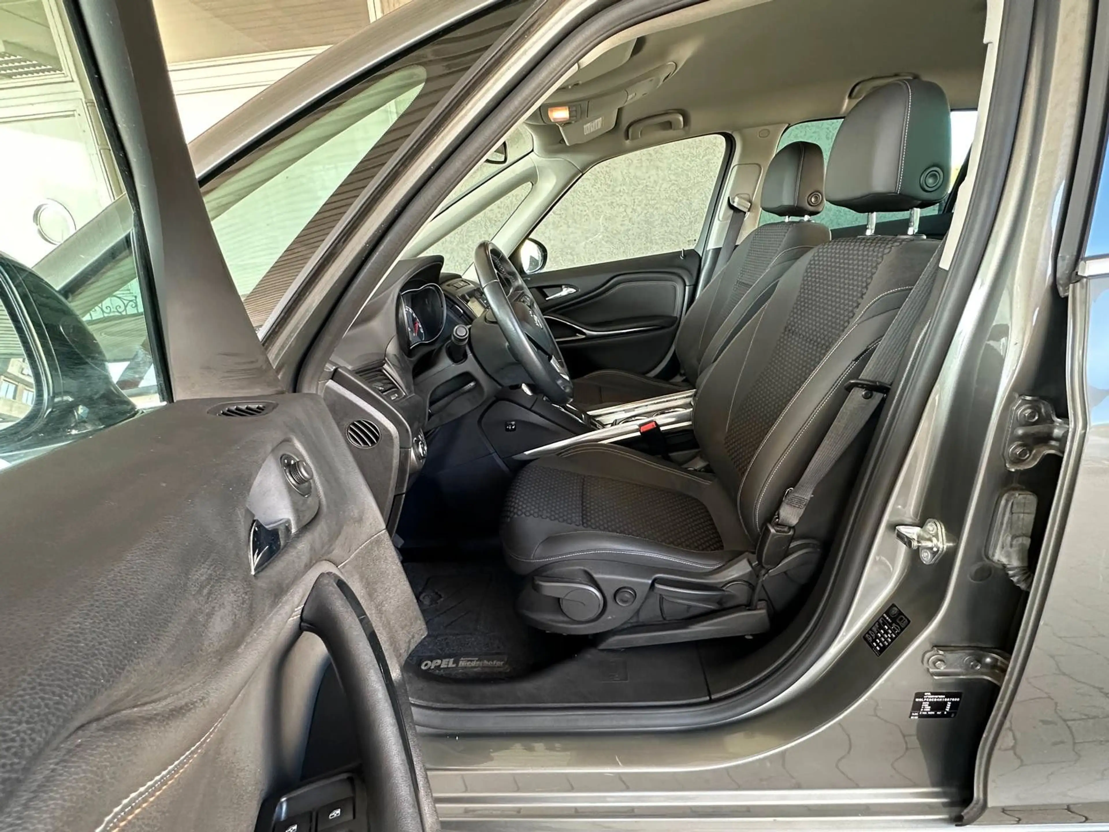 Opel Zafira Tourer *Navi*/Sitze — photo 8