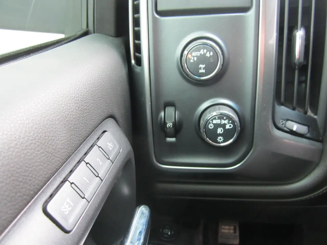 Chevrolet Silverado 1500 снимка Chevrolet Silverado 1500