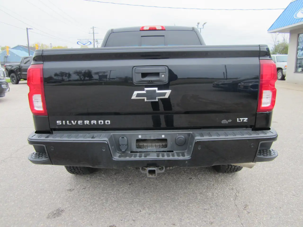 Chevrolet Silverado 1500 снимка Chevrolet Silverado 1500