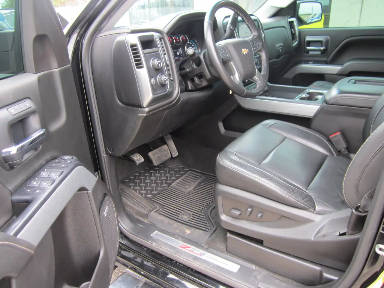 Chevrolet Silverado 1500 снимка Chevrolet Silverado 1500