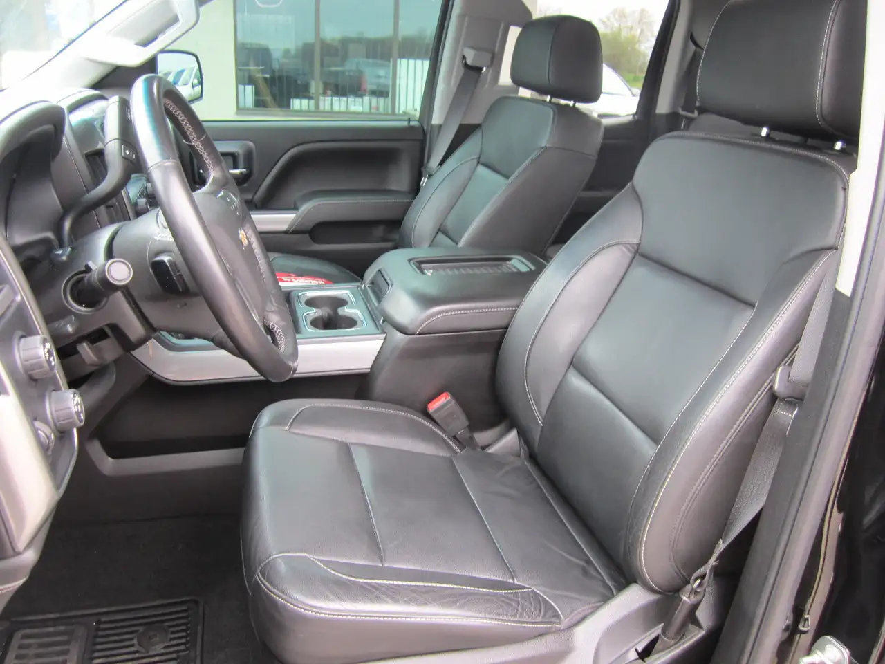 Chevrolet Silverado 1500 снимка Chevrolet Silverado 1500