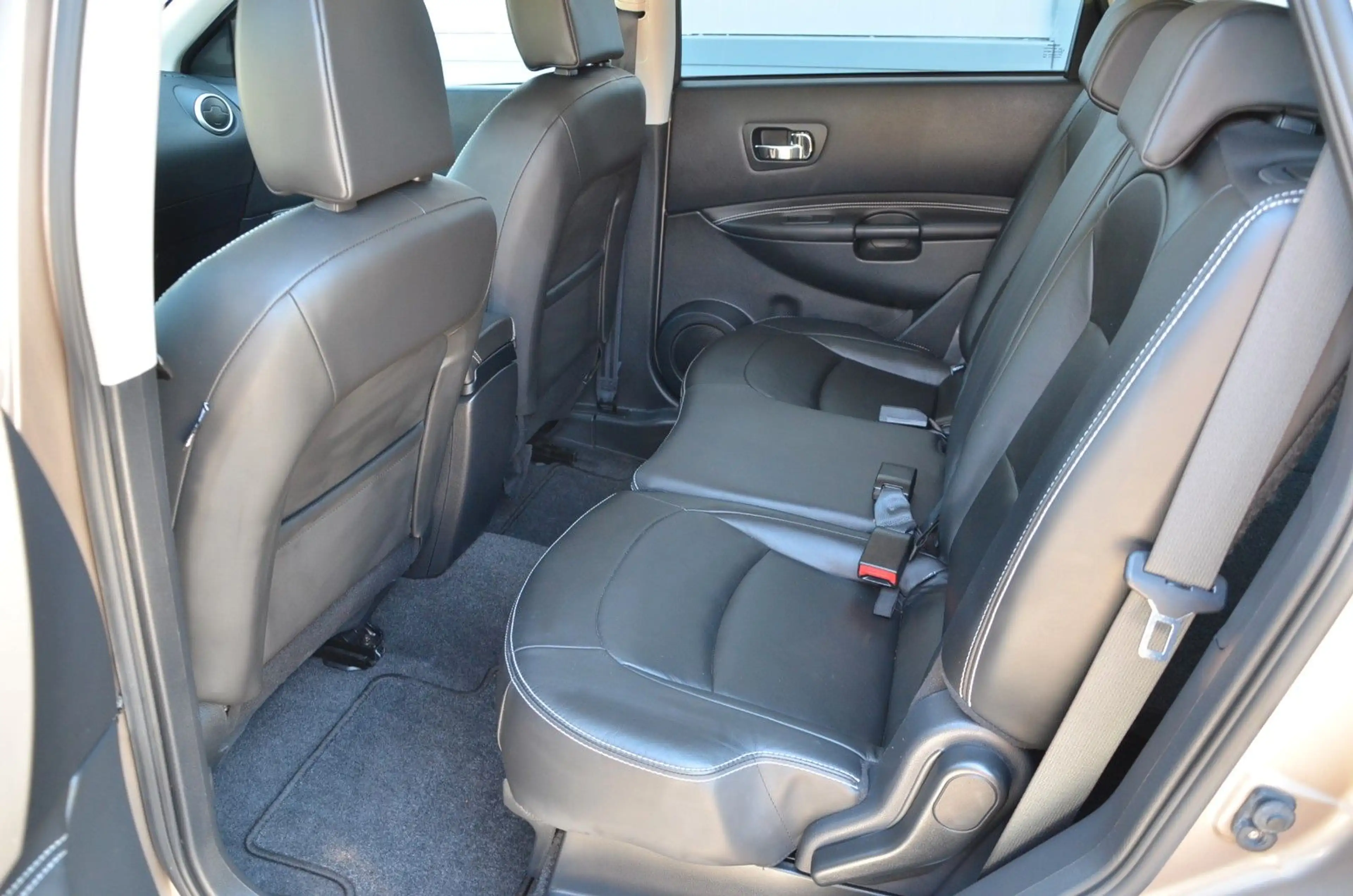 Nissan Qashqai+2 Tekna 2.0 dCi 4X4 Navi 7 Sitze Xenon — photo 12
