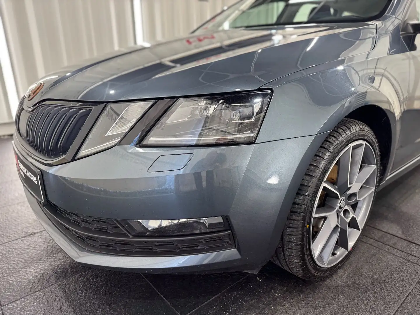 Skoda Octavia Combi 1.6 TDI/LED/Tempo/SmartLink/Bluet. Gris - 2