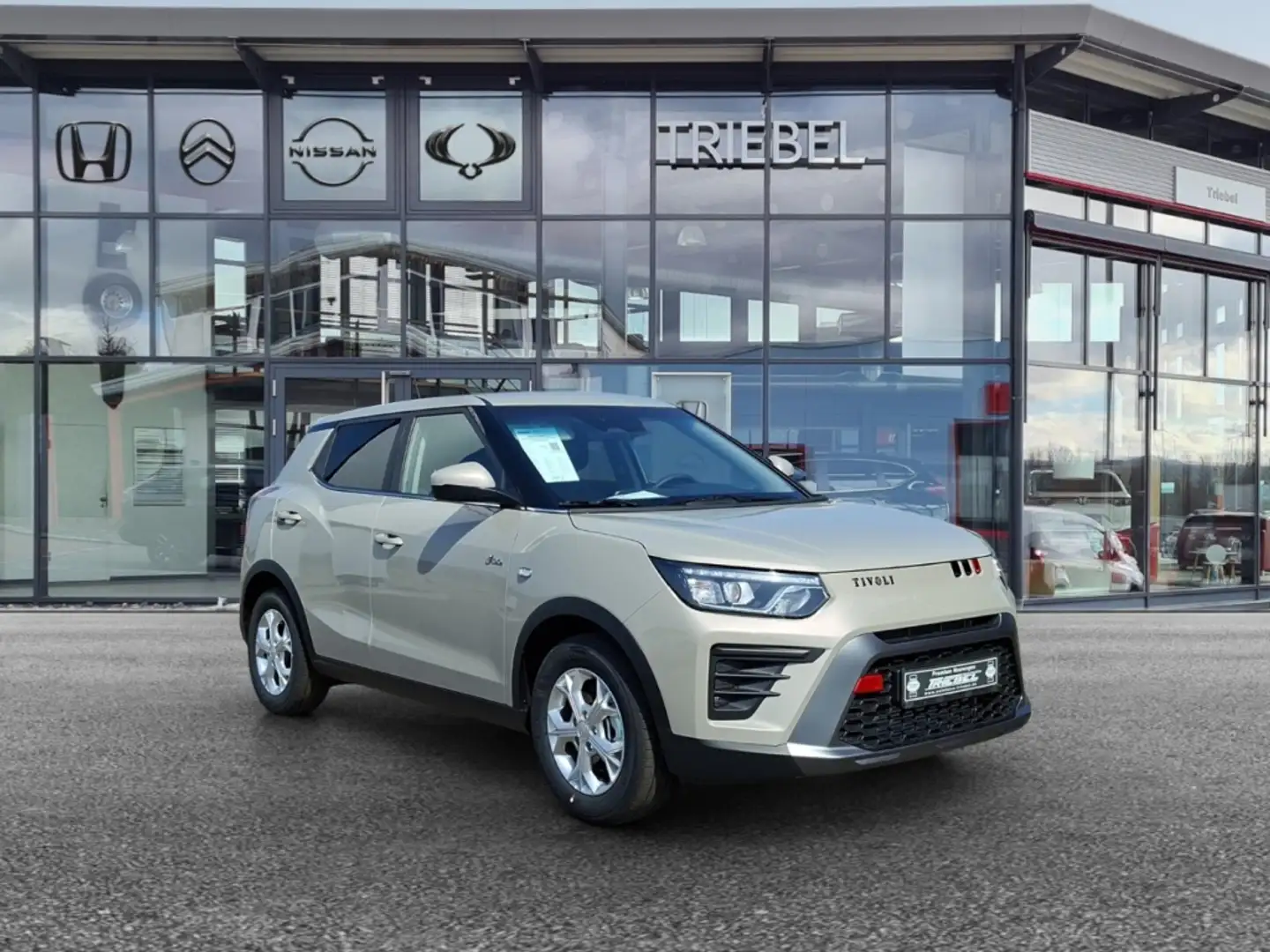 KGM Tivoli NOMAD 1.5 Navi°AC°RFK°SHZ°ALU°DAB°CarPlay Beige - 2