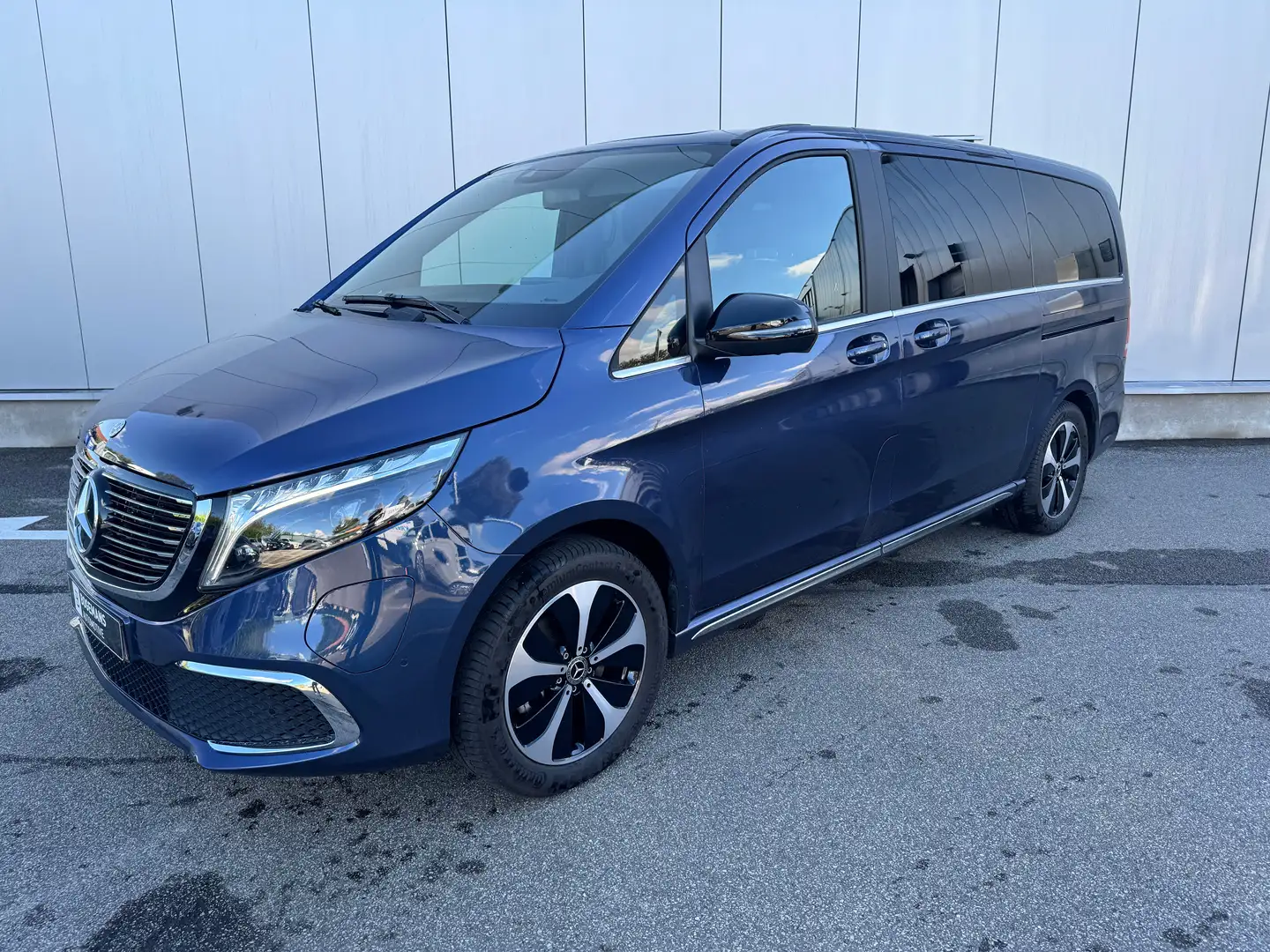 Mercedes-Benz EQV 300 90 kWh L2 Bleu - 1