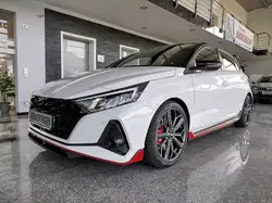Hyundai i20 N Performance 1.6 T DGI *BOSE/KAMERA/8 FACH*