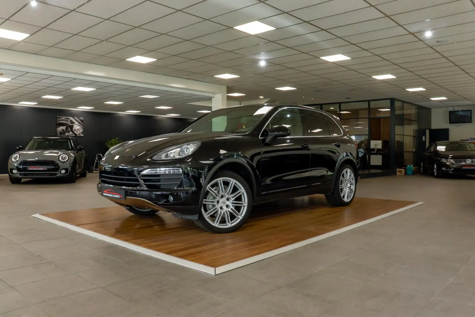 Porsche Cayenne 4.8 S Youngtimer/Tussenbak gereviseerd/Pano/Bose/2 Zwart - 2