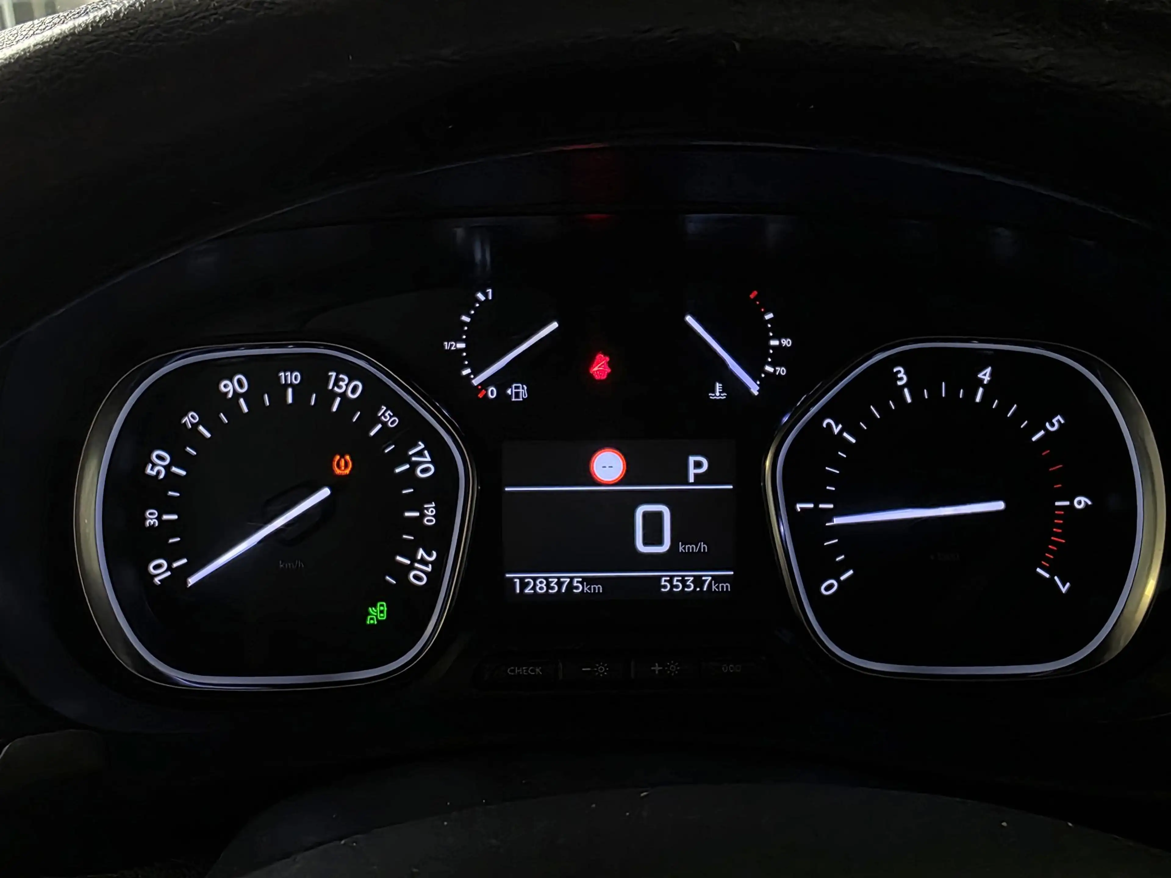 Peugeot Expert 2.0 BlueHDI 180 S&S DC | Trekhaak | Camera | Apple — photo 4