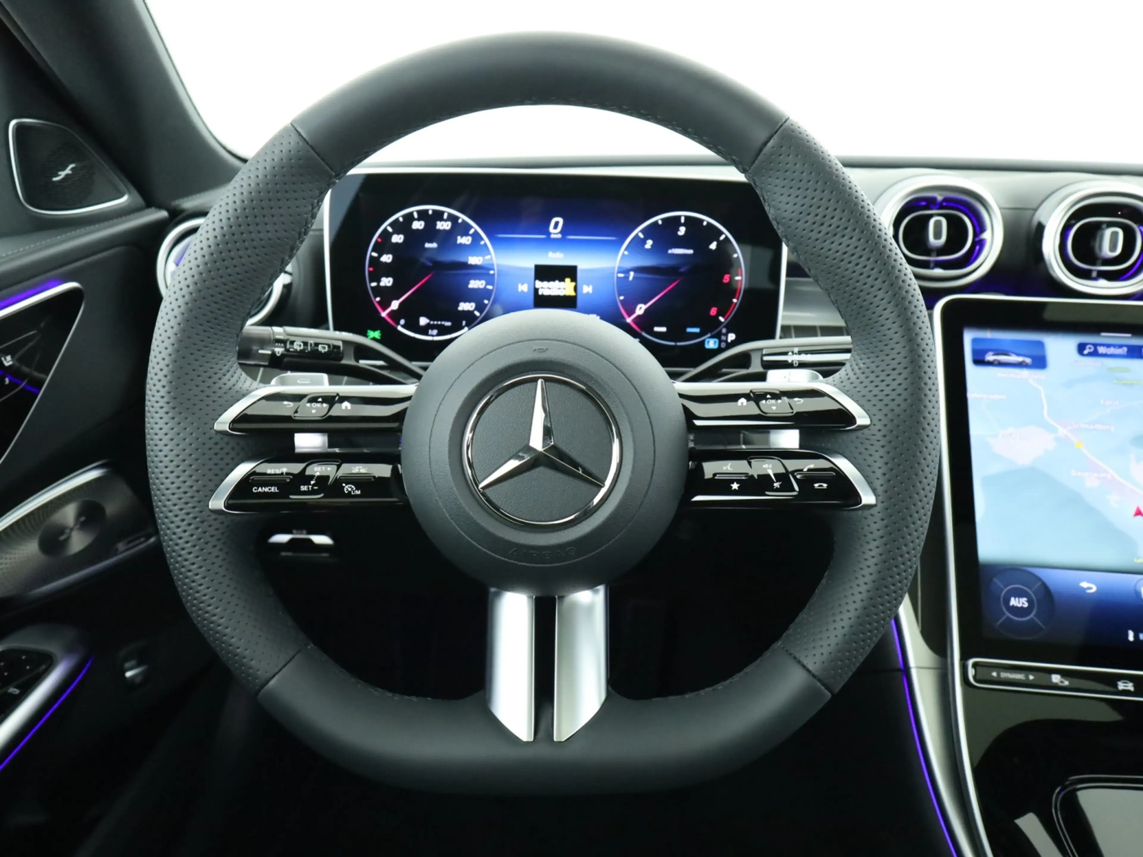 Mercedes-Benz C 300 d T-Modell 360 ACC AHK AUT Akustikglas LED — photo 11