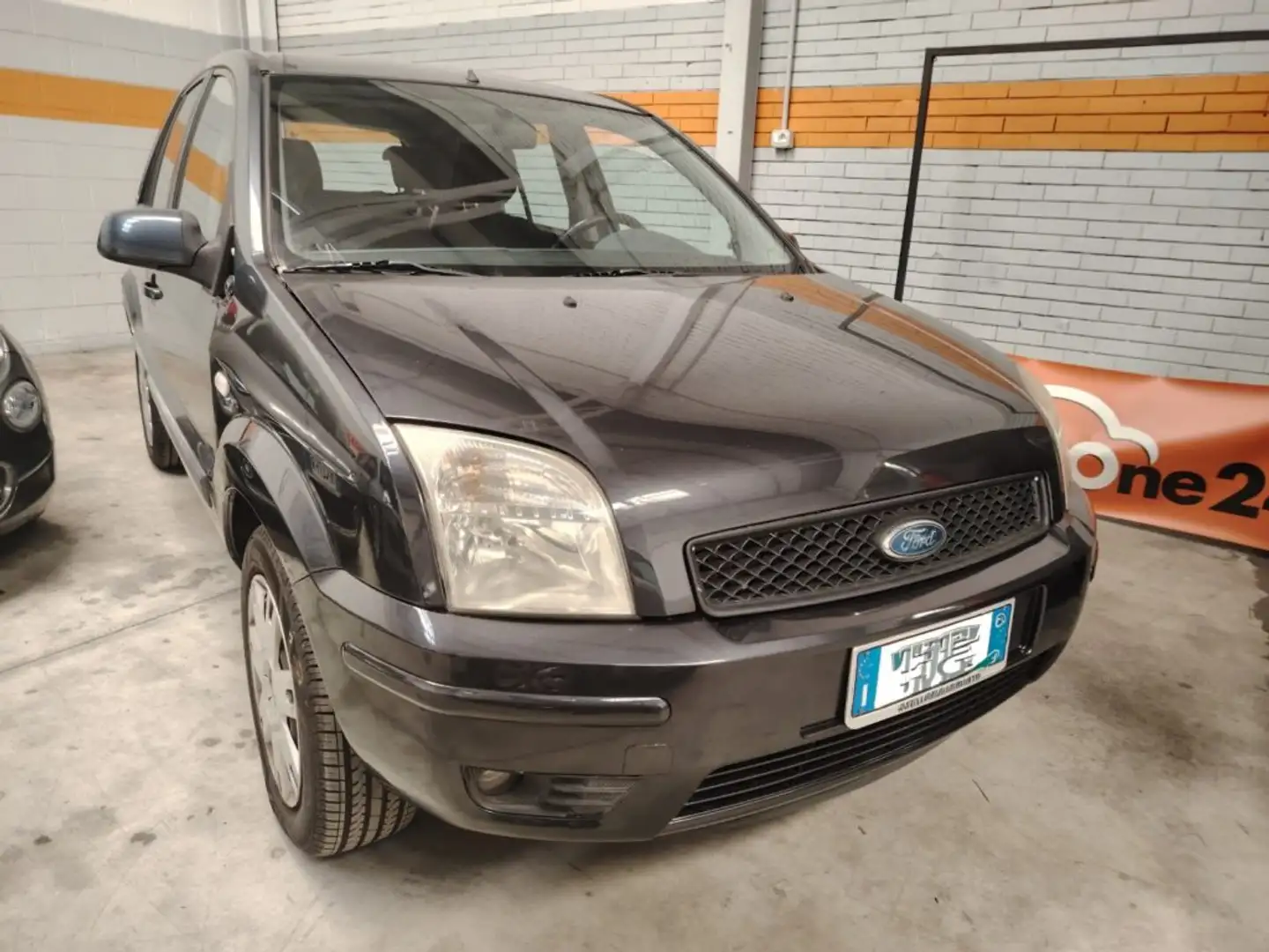 Ford Fusion 1.4 16V 5p. Titanium NEOPATENTATI Gris - 1