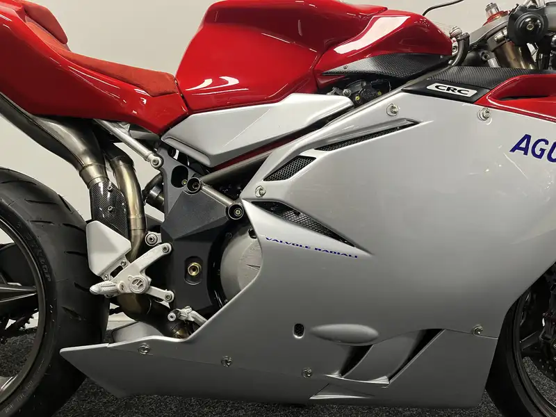 MV Agusta F4 750 - foto 8