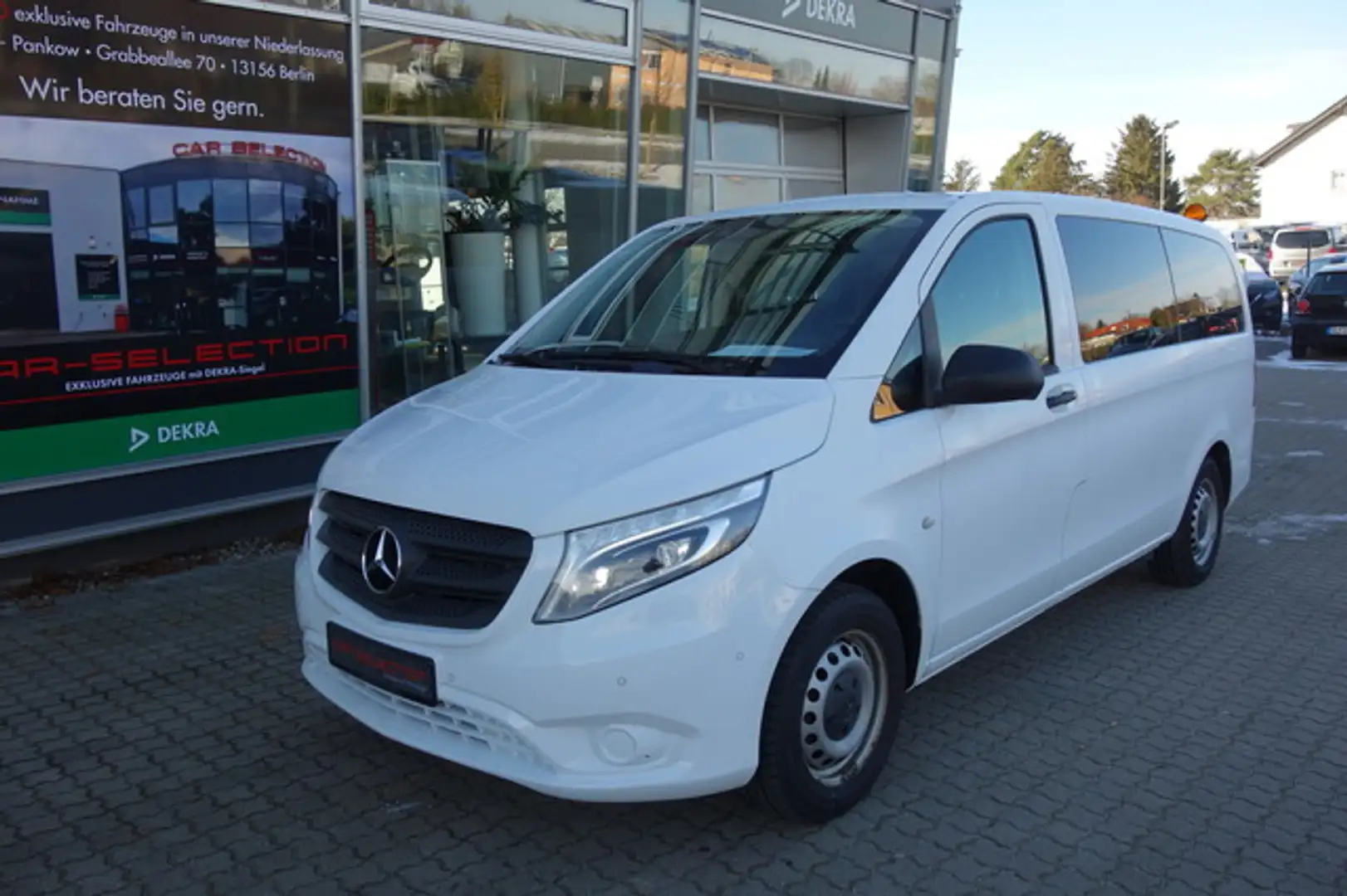 Mercedes-Benz Vito 111 CDI Tourer Lang ROLLSTUHLRAMPE/LED/STDHZG White - 1