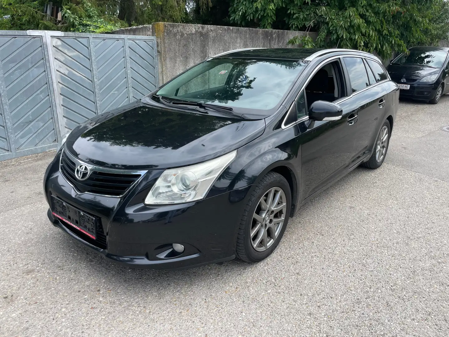 Toyota Avensis Avensis 1,8 Valvematic Comfort Comfort Schwarz - 1